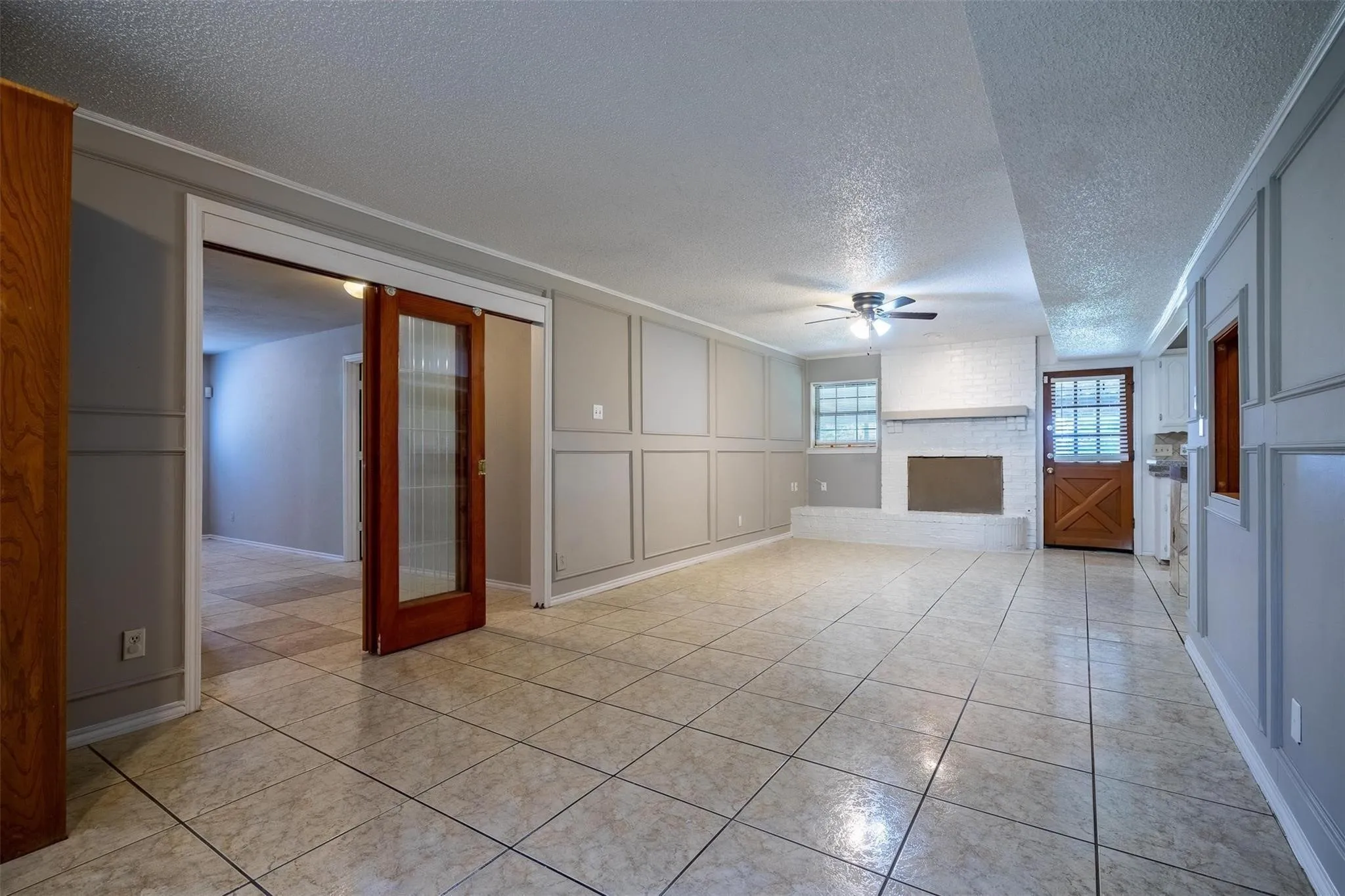 Single Family Residence For Rent in Dallas County , 4212 Village Green Drive, Irving, Texas 75038, 5 Bedrooms, 3 Bathrooms, 2 Garage spaces, 3,098 Sqft, built in 1975, Price $2,695, mls#21304593, Real Estate Agent in Irving, Homes For Rent in Dallas county, Homes For Rent in Irving, Realtor in Irving Texas, Real Estate Brokerage Independent Realty Texas, Luminita Cordes Realtor