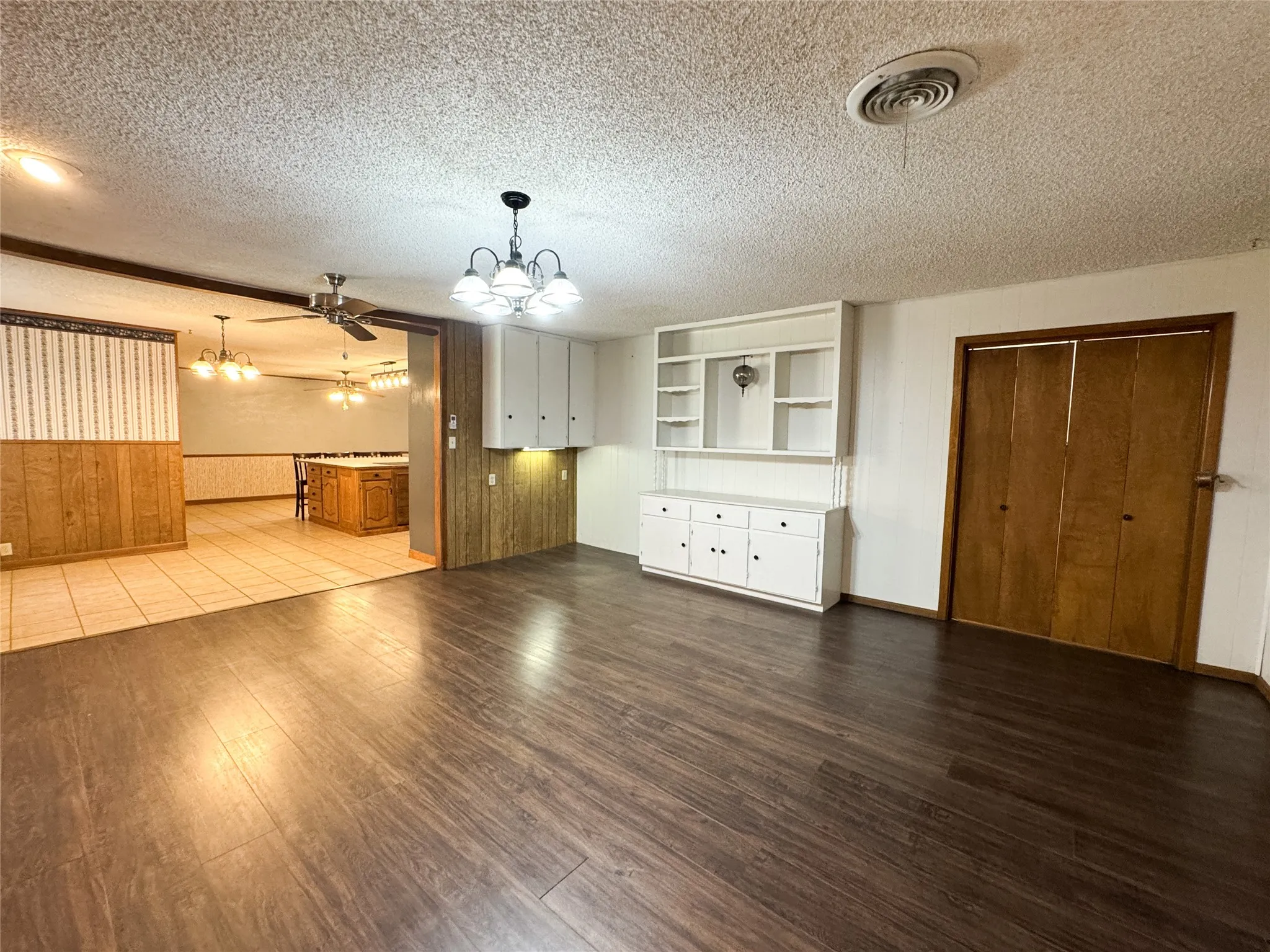 Single Family Residence For Sale in Haskell County , 103 5th Street, Rule, Texas 79547, 3 Bedroom, 2 Bathroom, Garage spaces, 1,775 Sqft, built in 1975, mls#21304059, Real Estate Agent in Rule, Homes For Sale in Haskell county, Homes For Sale in Rule, Realtor in Rule Texas, Real Estate Brokerage Independent Realty Texas, Luminita Cordes Realtor