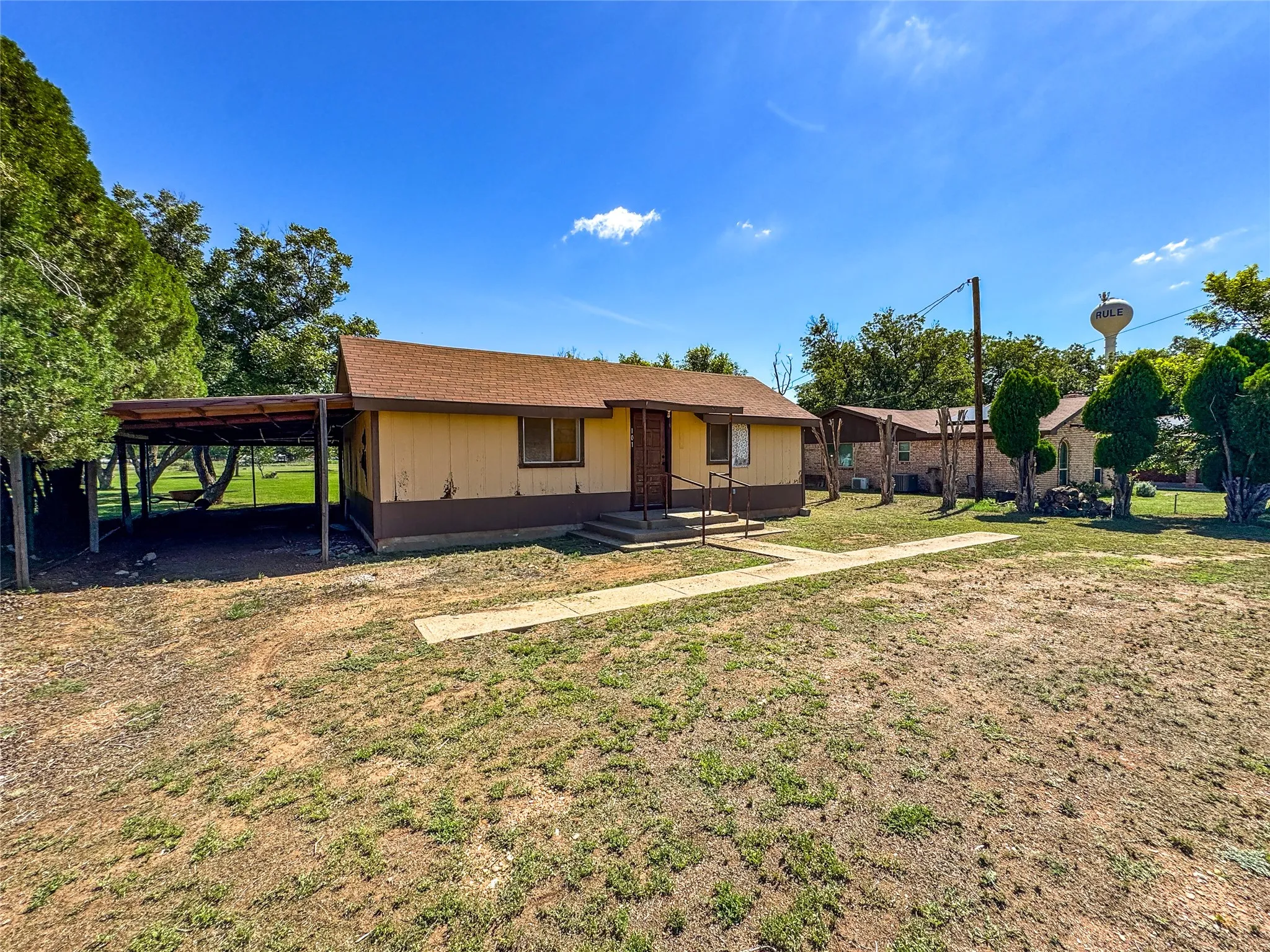 Single Family Residence For Sale in Haskell County , 103 5th Street, Rule, Texas 79547, 3 Bedroom, 2 Bathroom, Garage spaces, 1,775 Sqft, built in 1975, mls#21304059, Real Estate Agent in Rule, Homes For Sale in Haskell county, Homes For Sale in Rule, Realtor in Rule Texas, Real Estate Brokerage Independent Realty Texas, Luminita Cordes Realtor