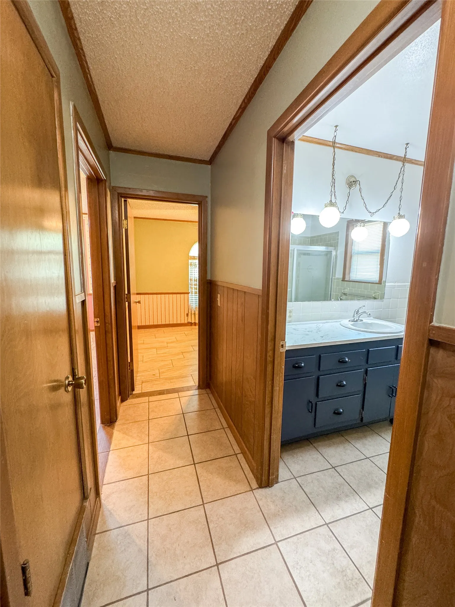 Single Family Residence For Sale in Haskell County , 103 5th Street, Rule, Texas 79547, 3 Bedroom, 2 Bathroom, Garage spaces, 1,775 Sqft, built in 1975, mls#21304059, Real Estate Agent in Rule, Homes For Sale in Haskell county, Homes For Sale in Rule, Realtor in Rule Texas, Real Estate Brokerage Independent Realty Texas, Luminita Cordes Realtor