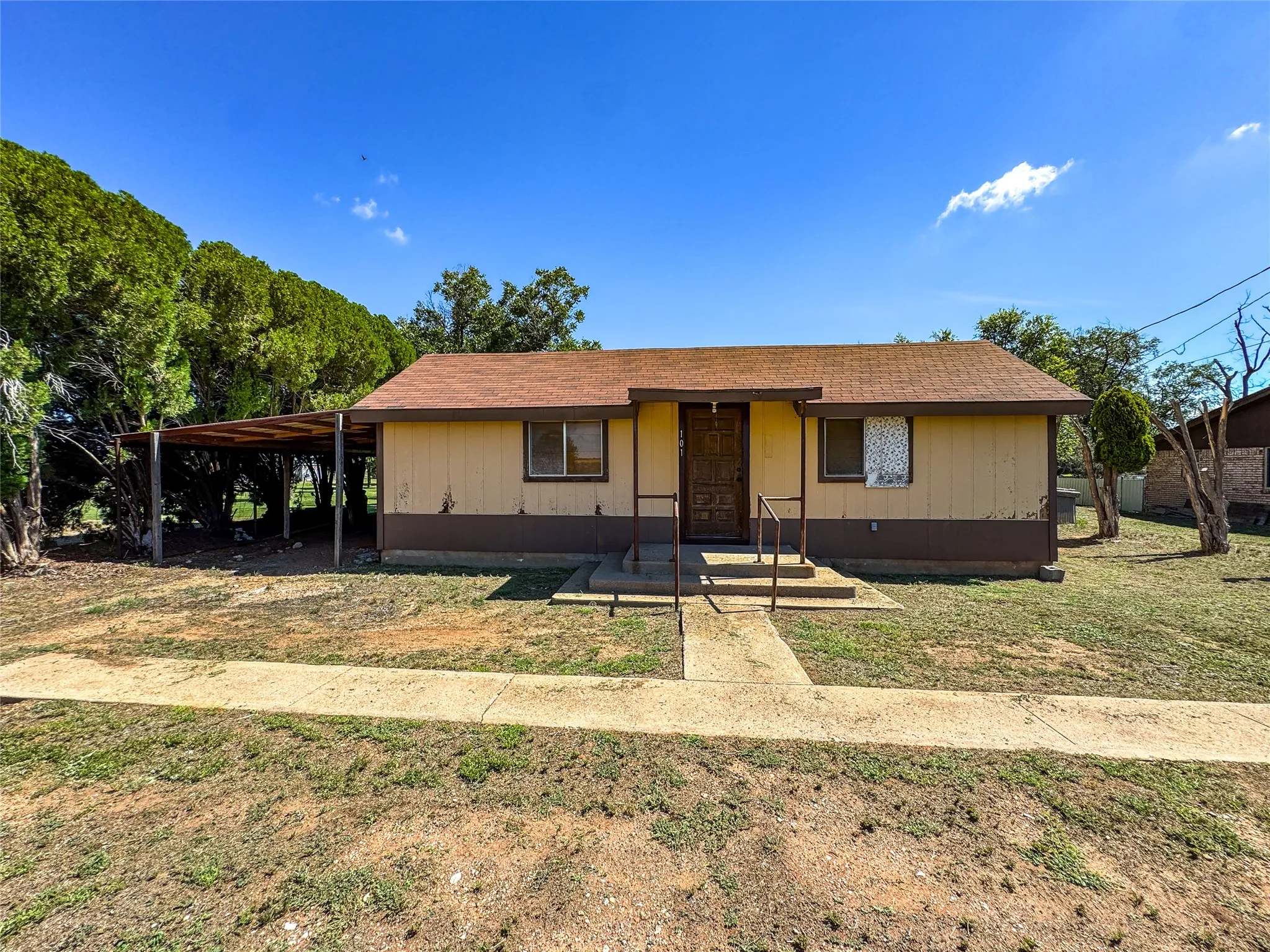 Single Family Residence For Sale in Haskell County , 103 5th Street, Rule, Texas 79547, 3 Bedroom, 2 Bathroom, Garage spaces, 1,775 Sqft, built in 1975, mls#21304059, Real Estate Agent in Rule, Homes For Sale in Haskell county, Homes For Sale in Rule, Realtor in Rule Texas, Real Estate Brokerage Independent Realty Texas, Luminita Cordes Realtor