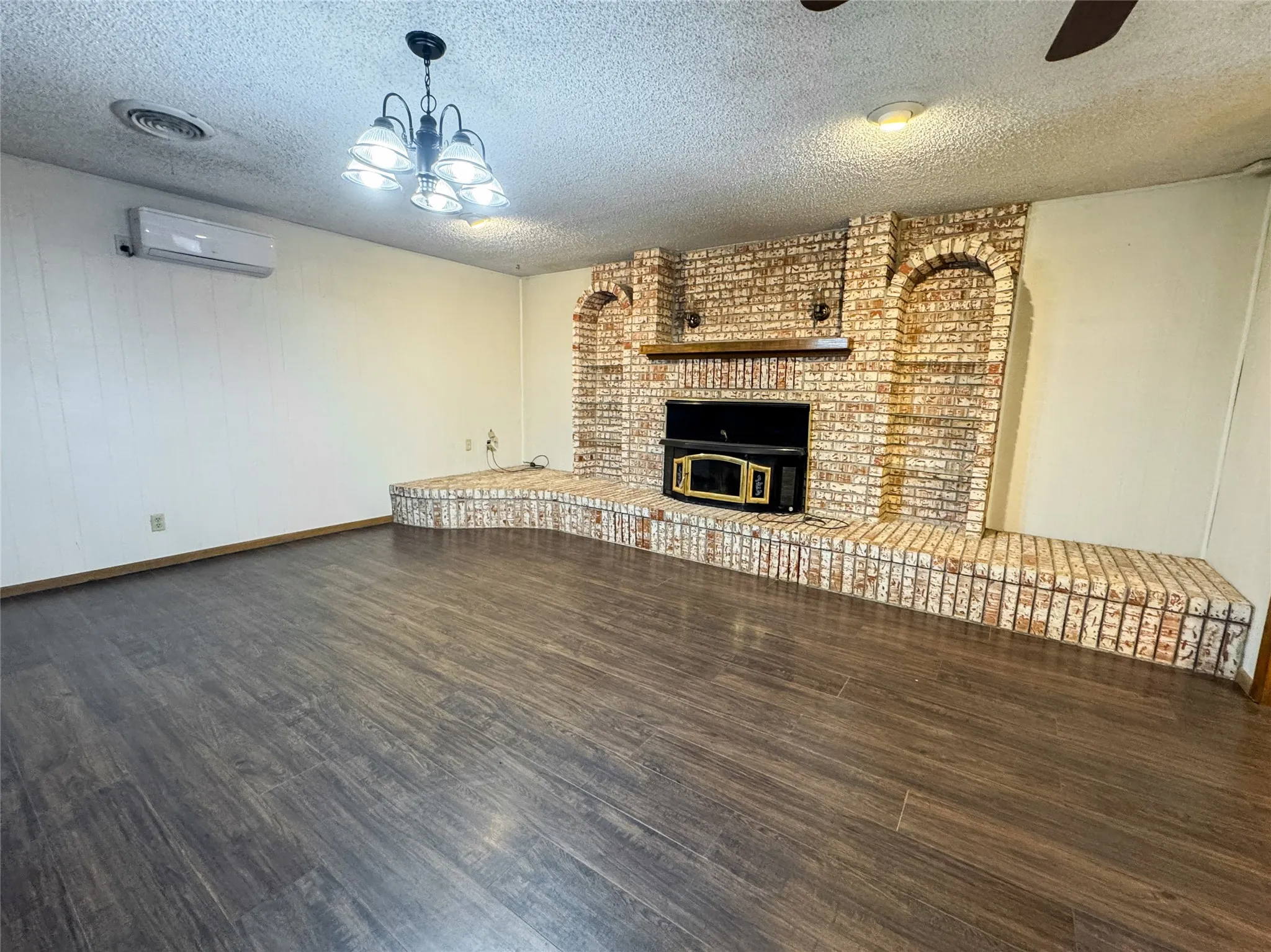 Single Family Residence For Sale in Haskell County , 103 5th Street, Rule, Texas 79547, 3 Bedroom, 2 Bathroom, Garage spaces, 1,775 Sqft, built in 1975, mls#21304059, Real Estate Agent in Rule, Homes For Sale in Haskell county, Homes For Sale in Rule, Realtor in Rule Texas, Real Estate Brokerage Independent Realty Texas, Luminita Cordes Realtor