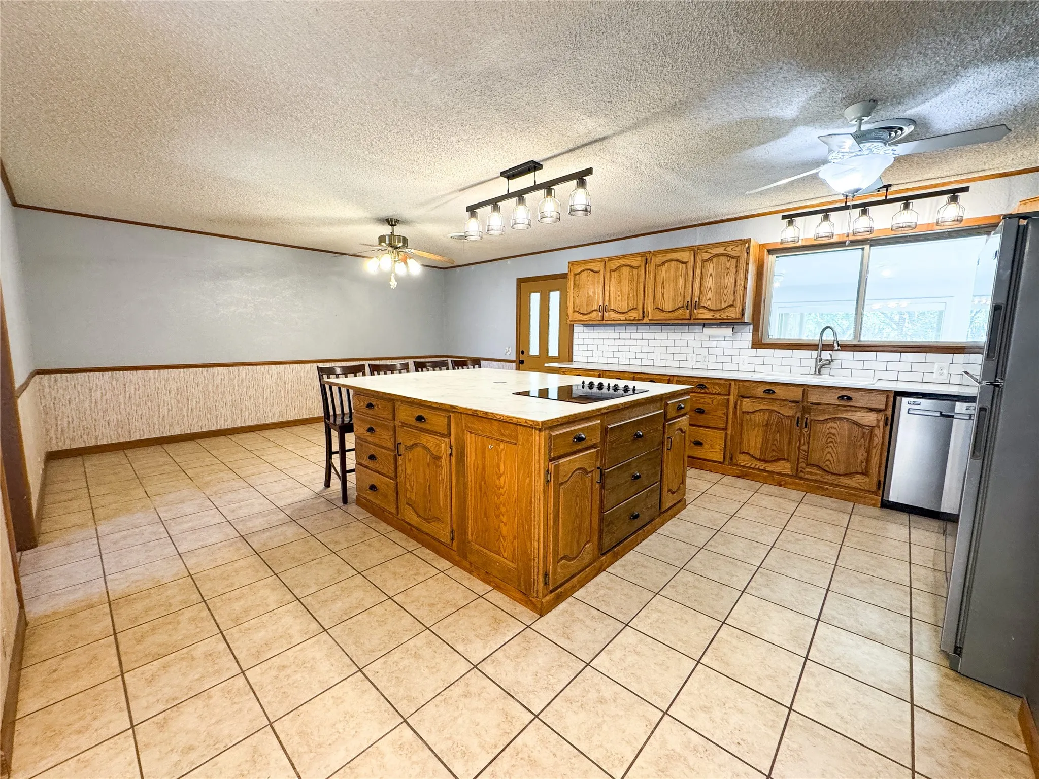 Single Family Residence For Sale in Haskell County , 103 5th Street, Rule, Texas 79547, 3 Bedroom, 2 Bathroom, Garage spaces, 1,775 Sqft, built in 1975, mls#21304059, Real Estate Agent in Rule, Homes For Sale in Haskell county, Homes For Sale in Rule, Realtor in Rule Texas, Real Estate Brokerage Independent Realty Texas, Luminita Cordes Realtor