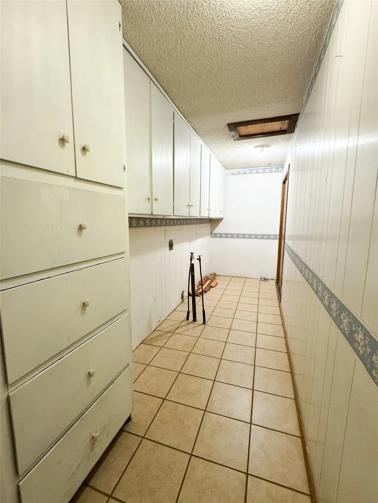 Single Family Residence For Sale in Haskell County , 103 5th Street, Rule, Texas 79547, 3 Bedroom, 2 Bathroom, Garage spaces, 1,775 Sqft, built in 1975, mls#21304059, Real Estate Agent in Rule, Homes For Sale in Haskell county, Homes For Sale in Rule, Realtor in Rule Texas, Real Estate Brokerage Independent Realty Texas, Luminita Cordes Realtor