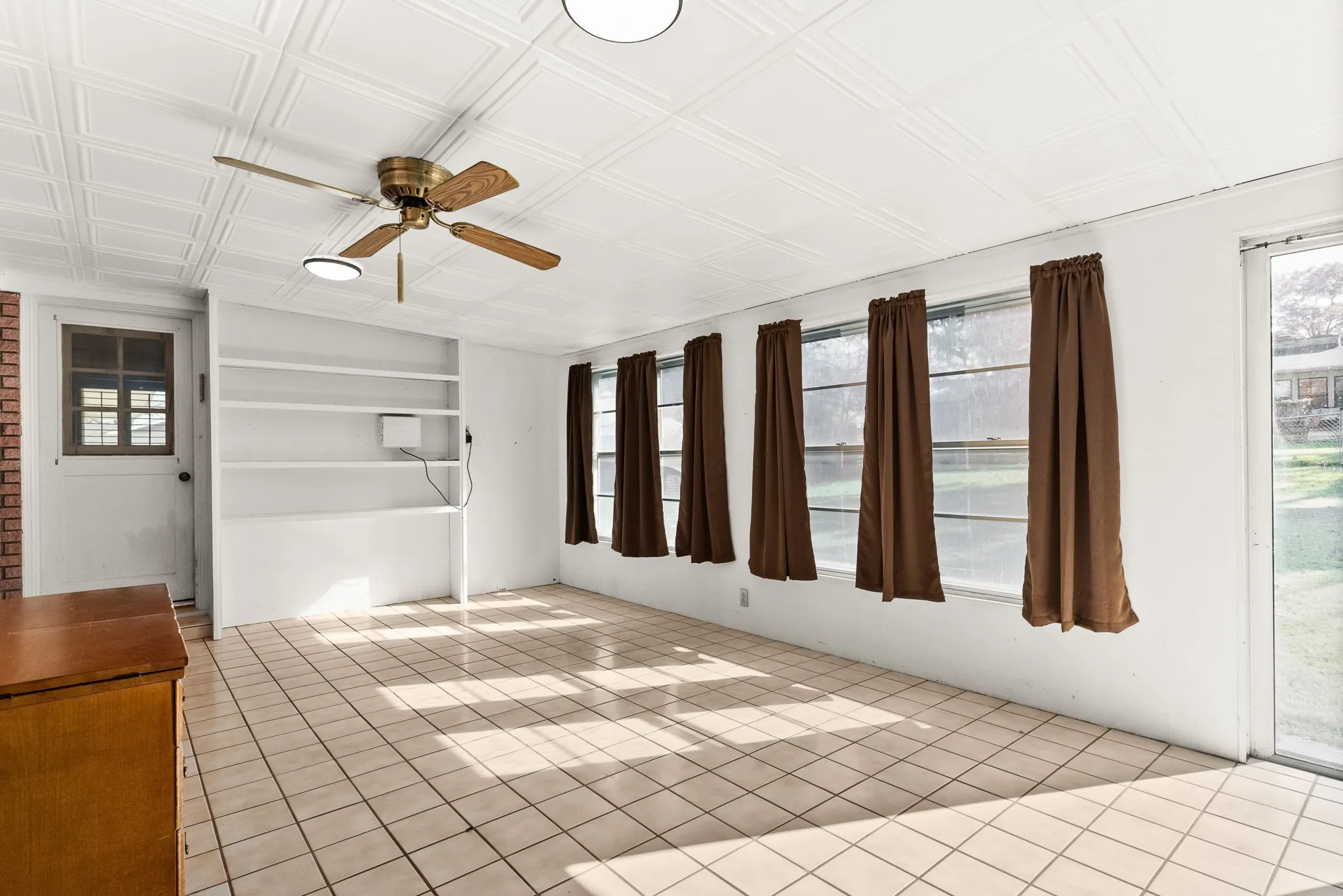 Single Family Residence For Sale in Lampasas County , 708 W North Avenue, Lampasas, Texas 76550, 2 Bedroom, 2 Bathroom, 2 Garage spaces, 1,972 Sqft, built in 1958, mls#21304504, Real Estate Agent in Lampasas, Homes For Sale in Lampasas county, Homes For Sale in Lampasas, Realtor in Lampasas Texas, Real Estate Brokerage Independent Realty Texas, Luminita Cordes Realtor