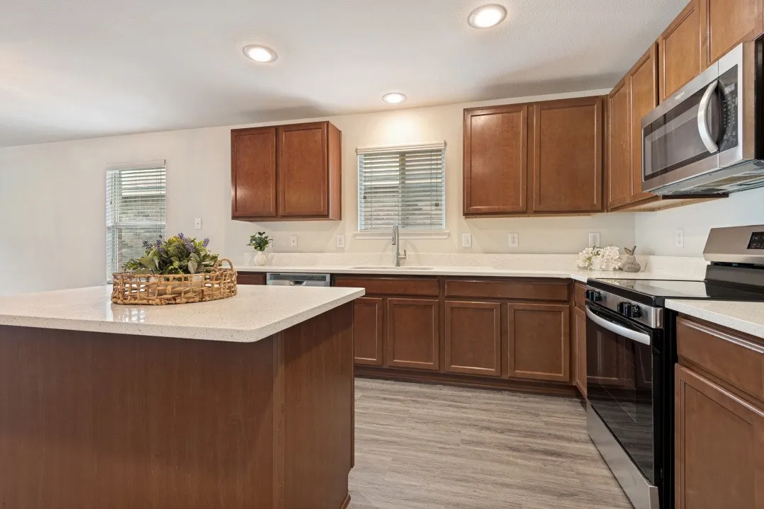 Single Family Residence For Sale in Tarrant County , 9010 Cloudveil Drive, Arlington, Texas 76002, 4 Bedroom, 3 Bathroom, 2 Garage spaces, 1,974 Sqft, built in 2013, mls#21303912, Real Estate Agent in Arlington, Homes For Sale in Tarrant county, Homes For Sale in Arlington, Realtor in Arlington Texas, Real Estate Brokerage Independent Realty Texas, Luminita Cordes Realtor
