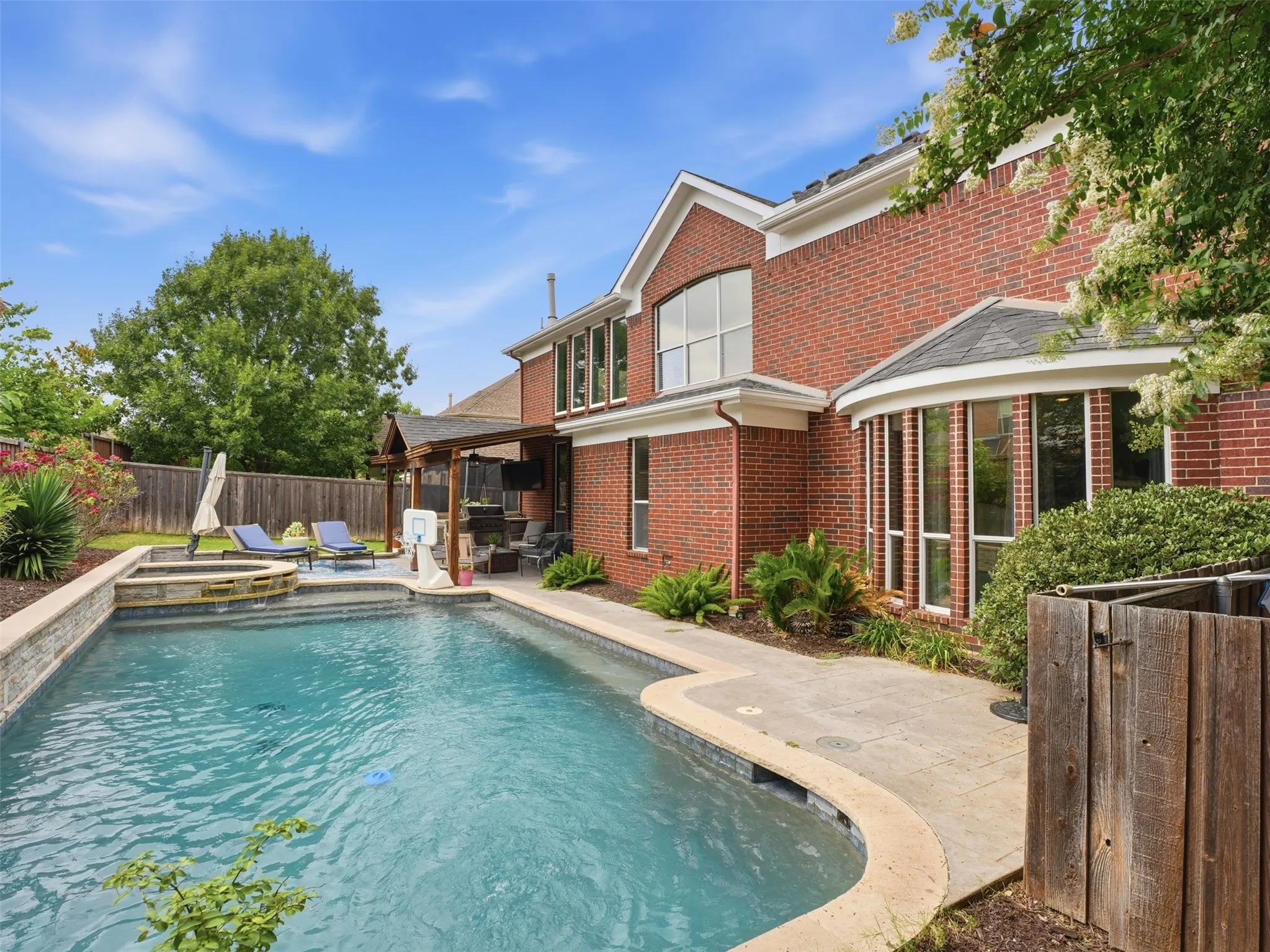 Single Family Residence For Sale in Dallas County , 8405 Player Drive, Rowlett, Texas 75089, 5 Bedroom, 4 Bathroom, 3 Garage spaces, 3,584 Sqft, built in 2006, mls#21304595, Real Estate Agent in Rowlett, Homes For Sale in Dallas county, Homes For Sale in Rowlett, Realtor in Rowlett Texas, Real Estate Brokerage Independent Realty Texas, Luminita Cordes Realtor