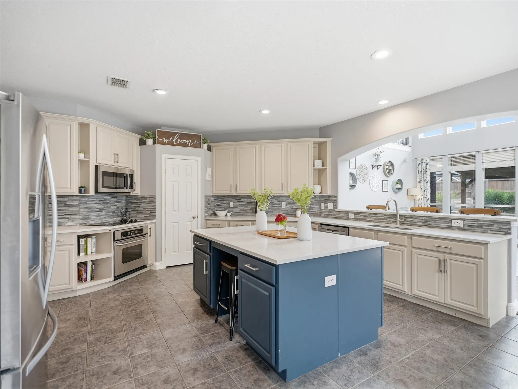 Single Family Residence For Sale in Dallas County , 8405 Player Drive, Rowlett, Texas 75089, 5 Bedroom, 4 Bathroom, 3 Garage spaces, 3,584 Sqft, built in 2006, mls#21304595, Real Estate Agent in Rowlett, Homes For Sale in Dallas county, Homes For Sale in Rowlett, Realtor in Rowlett Texas, Real Estate Brokerage Independent Realty Texas, Luminita Cordes Realtor