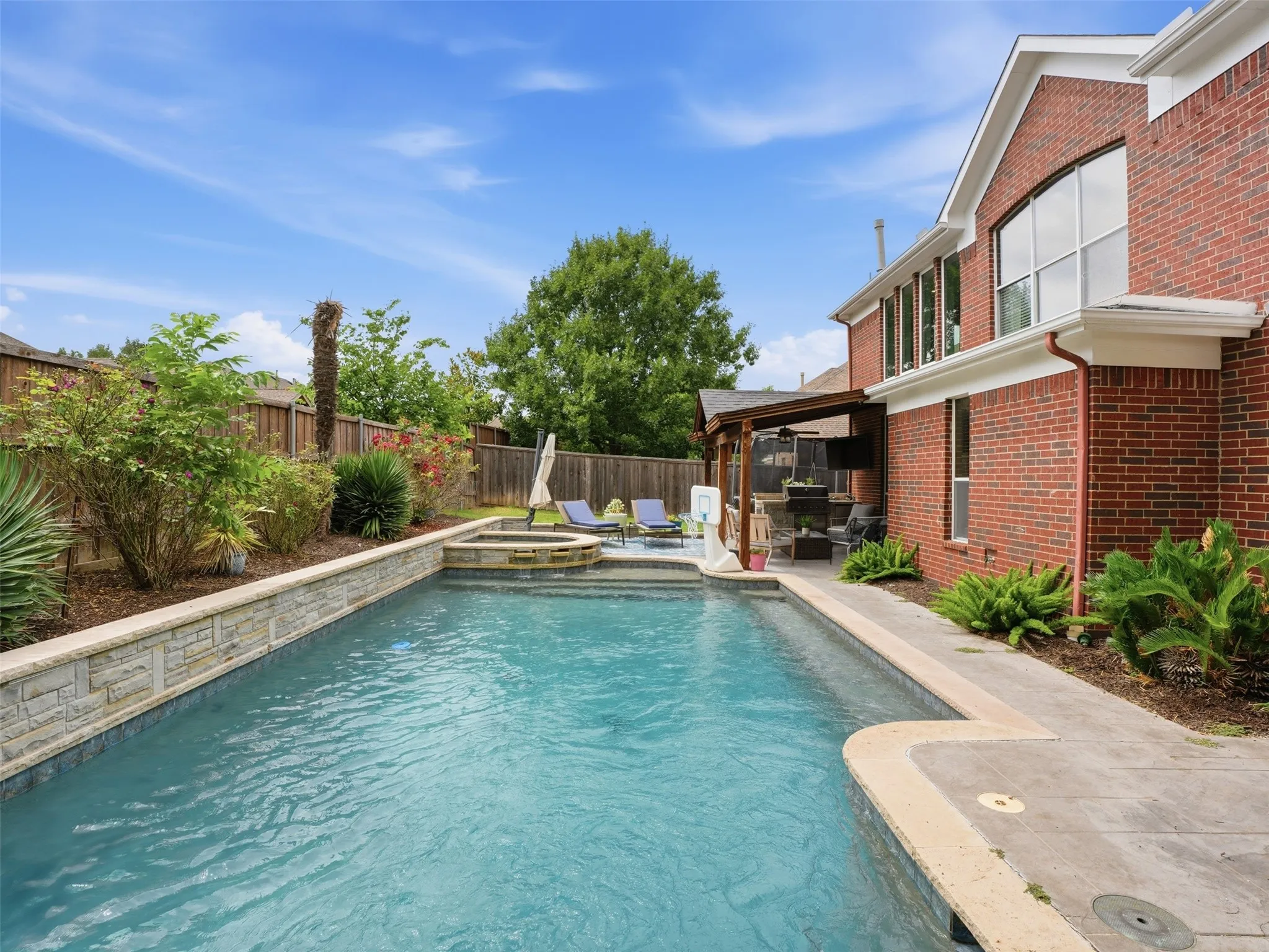 Single Family Residence For Sale in Dallas County , 8405 Player Drive, Rowlett, Texas 75089, 5 Bedroom, 4 Bathroom, 3 Garage spaces, 3,584 Sqft, built in 2006, mls#21304595, Real Estate Agent in Rowlett, Homes For Sale in Dallas county, Homes For Sale in Rowlett, Realtor in Rowlett Texas, Real Estate Brokerage Independent Realty Texas, Luminita Cordes Realtor