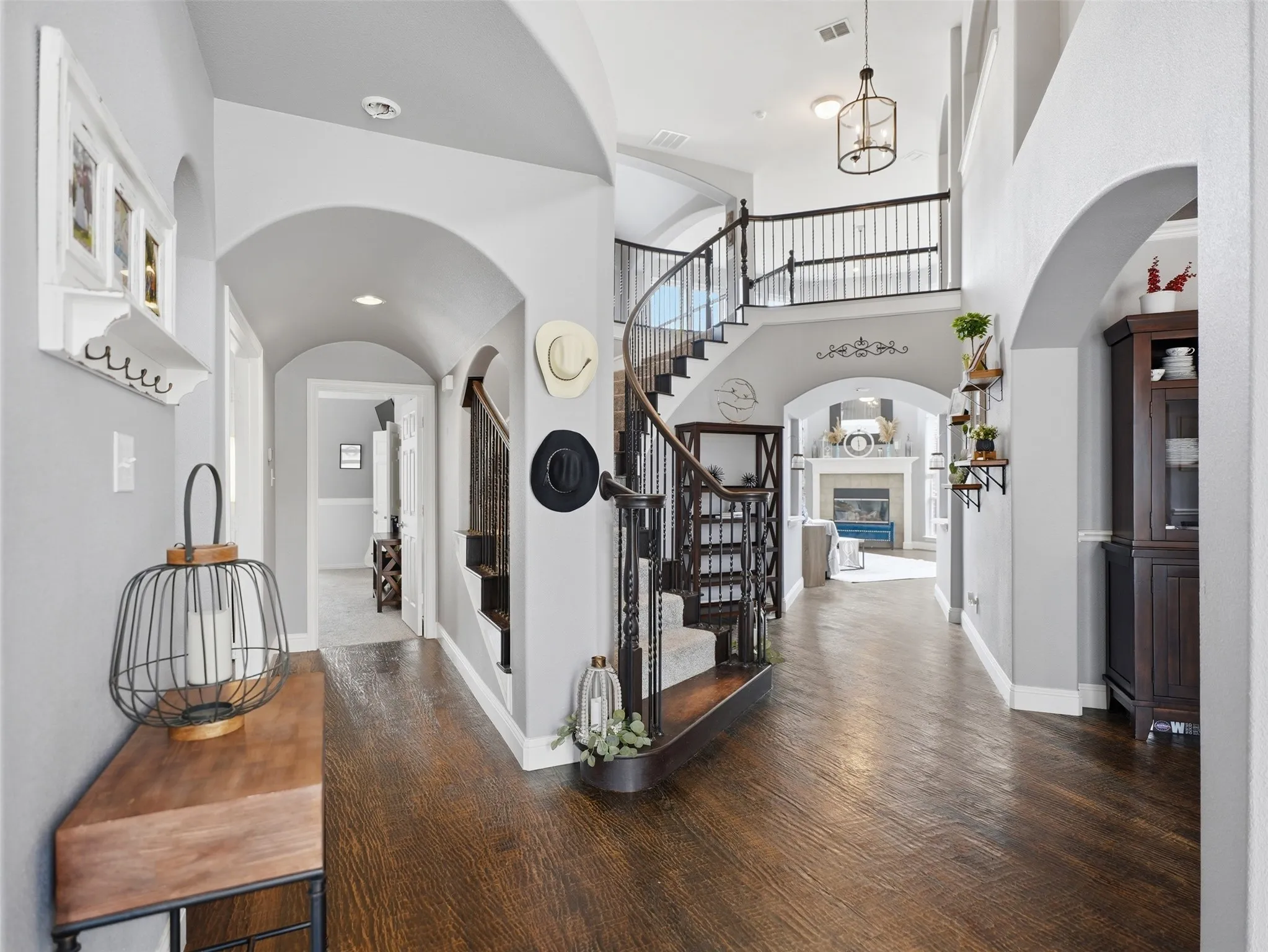 Single Family Residence For Sale in Dallas County , 8405 Player Drive, Rowlett, Texas 75089, 5 Bedroom, 4 Bathroom, 3 Garage spaces, 3,584 Sqft, built in 2006, mls#21304595, Real Estate Agent in Rowlett, Homes For Sale in Dallas county, Homes For Sale in Rowlett, Realtor in Rowlett Texas, Real Estate Brokerage Independent Realty Texas, Luminita Cordes Realtor