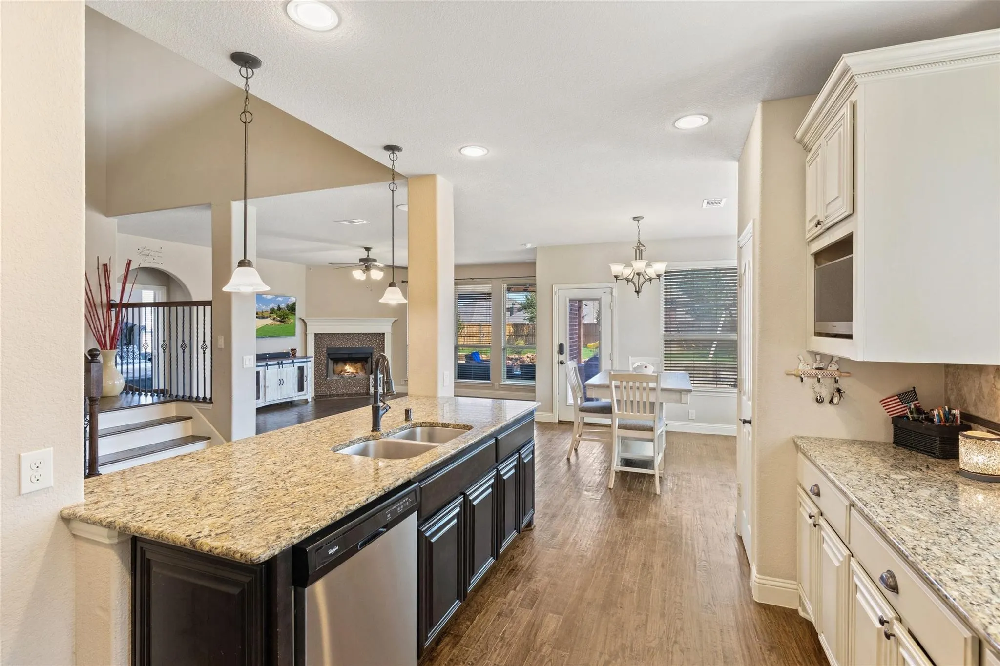 Single Family Residence For Sale in Denton County , 8229 Spitfire Trail, Aubrey, Texas 76227, 5 Bedroom, 4 Bathroom, 2 Garage spaces, 3,758 Sqft, built in 2013, mls#21304591, Real Estate Agent in Aubrey, Homes For Sale in Denton county, Homes For Sale in Aubrey, Realtor in Aubrey Texas, Real Estate Brokerage Independent Realty Texas, Luminita Cordes Realtor
