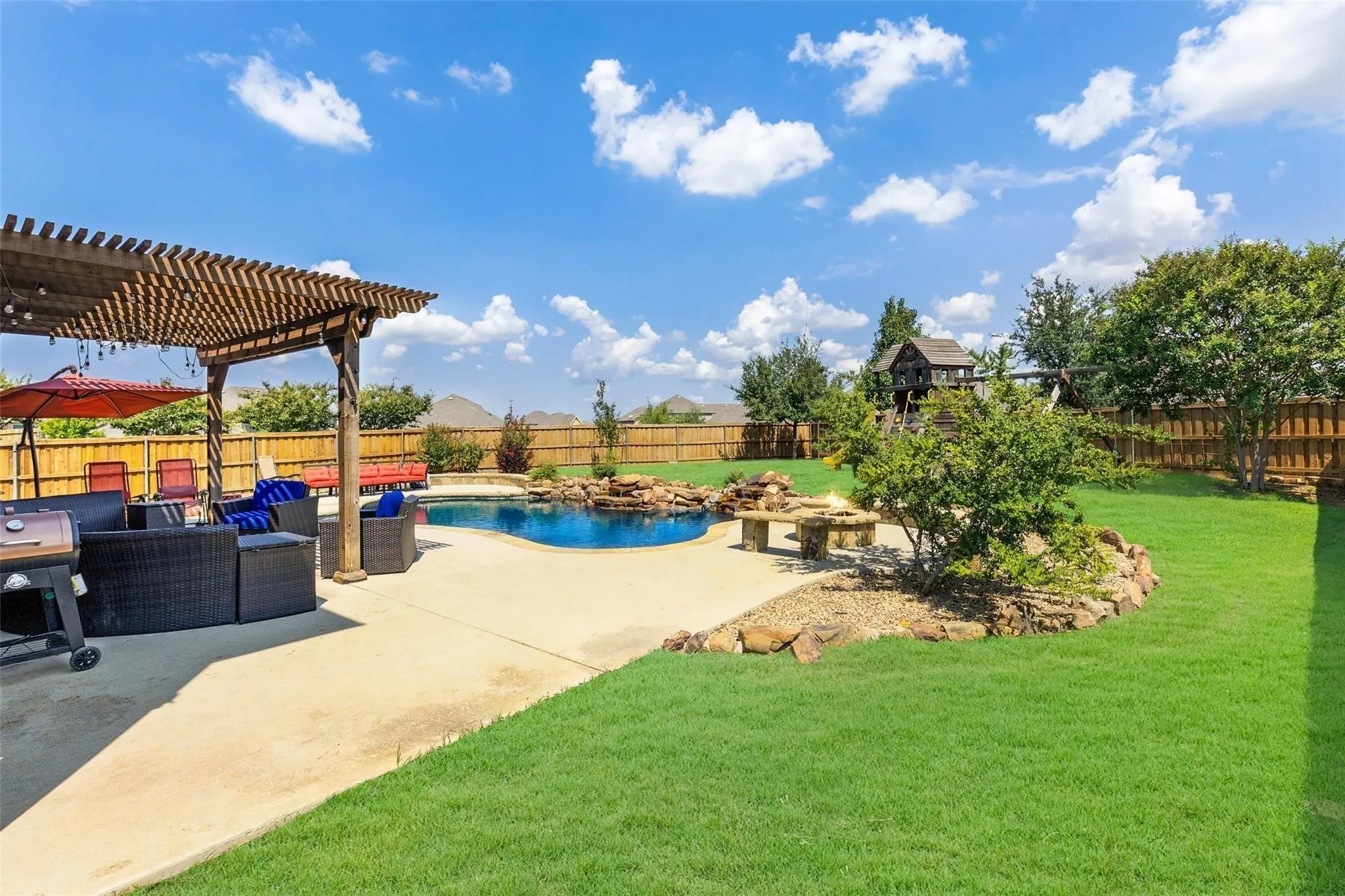 Single Family Residence For Sale in Denton County , 8229 Spitfire Trail, Aubrey, Texas 76227, 5 Bedroom, 4 Bathroom, 2 Garage spaces, 3,758 Sqft, built in 2013, mls#21304591, Real Estate Agent in Aubrey, Homes For Sale in Denton county, Homes For Sale in Aubrey, Realtor in Aubrey Texas, Real Estate Brokerage Independent Realty Texas, Luminita Cordes Realtor