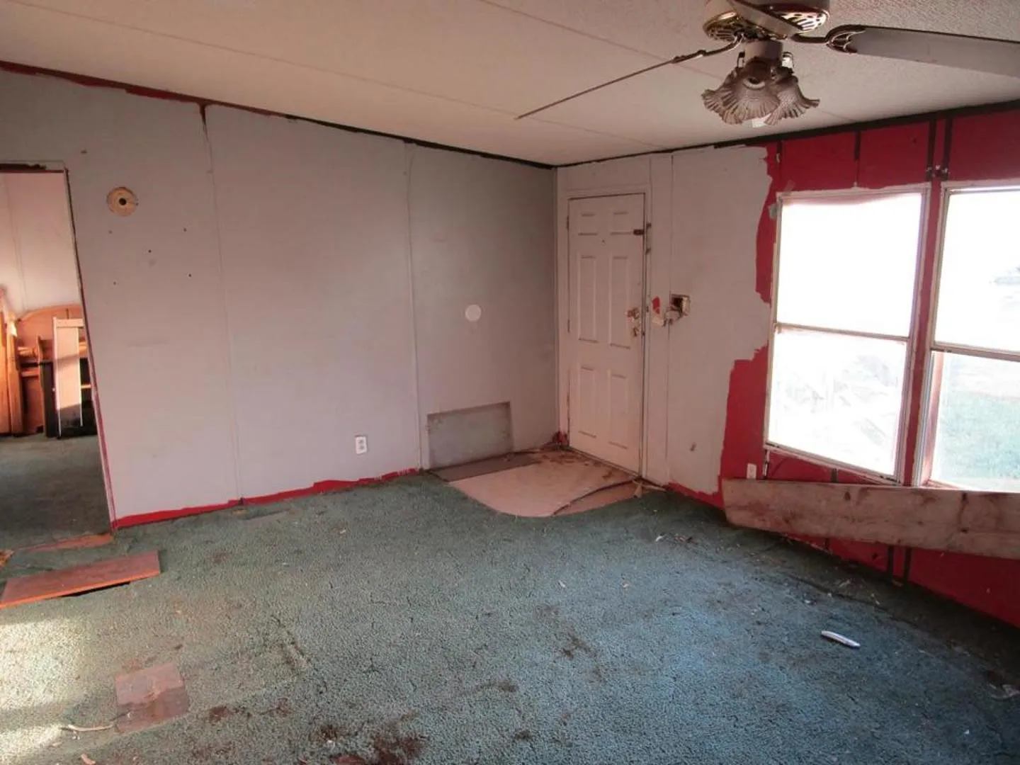 Mobile Home For Sale in Mitchell County , 840 Cherry Street, Colorado City, Texas 79512, 3 Bedroom, 2 Bathroom, Garage spaces, 1,080 Sqft, built in 2001, mls#21304639, Real Estate Agent in Colorado City, Homes For Sale in Mitchell county, Homes For Sale in Colorado City, Realtor in Colorado City Texas, Real Estate Brokerage Independent Realty Texas, Luminita Cordes Realtor