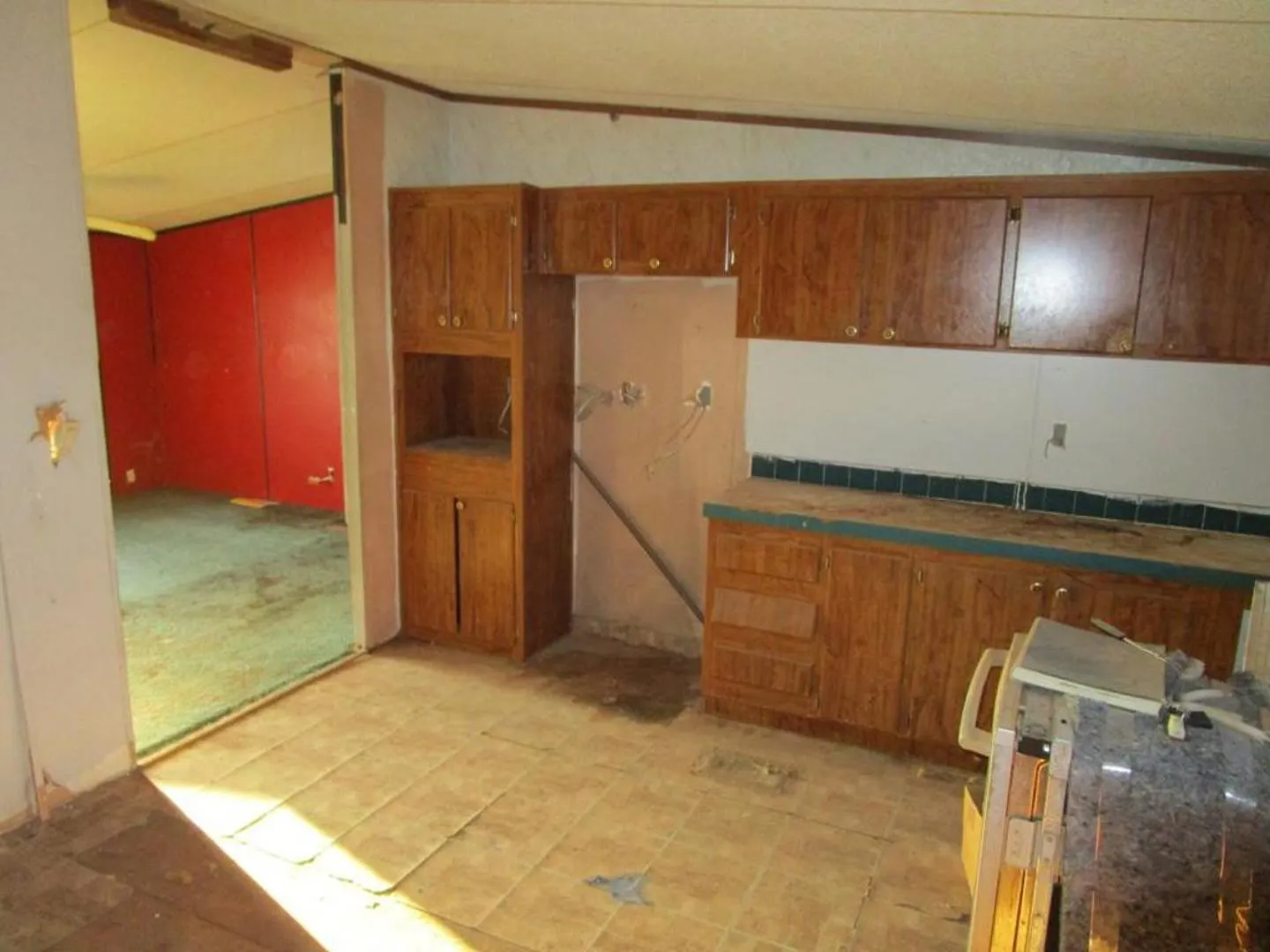 Mobile Home For Sale in Mitchell County , 840 Cherry Street, Colorado City, Texas 79512, 3 Bedroom, 2 Bathroom, Garage spaces, 1,080 Sqft, built in 2001, mls#21304639, Real Estate Agent in Colorado City, Homes For Sale in Mitchell county, Homes For Sale in Colorado City, Realtor in Colorado City Texas, Real Estate Brokerage Independent Realty Texas, Luminita Cordes Realtor