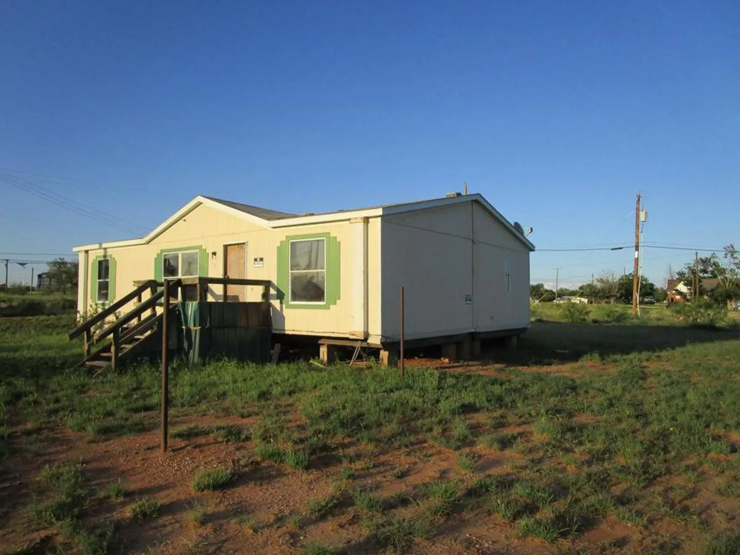 Mobile Home For Sale in Mitchell County , 840 Cherry Street, Colorado City, Texas 79512, 3 Bedroom, 2 Bathroom, Garage spaces, 1,080 Sqft, built in 2001, mls#21304639, Real Estate Agent in Colorado City, Homes For Sale in Mitchell county, Homes For Sale in Colorado City, Realtor in Colorado City Texas, Real Estate Brokerage Independent Realty Texas, Luminita Cordes Realtor