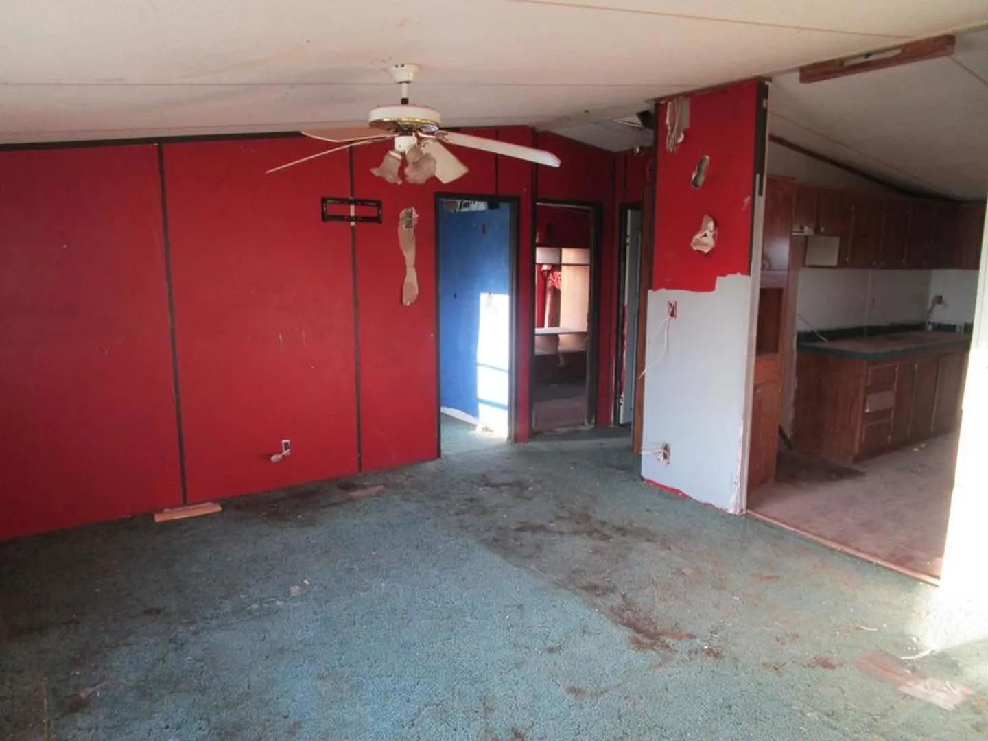 Mobile Home For Sale in Mitchell County , 840 Cherry Street, Colorado City, Texas 79512, 3 Bedroom, 2 Bathroom, Garage spaces, 1,080 Sqft, built in 2001, mls#21304639, Real Estate Agent in Colorado City, Homes For Sale in Mitchell county, Homes For Sale in Colorado City, Realtor in Colorado City Texas, Real Estate Brokerage Independent Realty Texas, Luminita Cordes Realtor