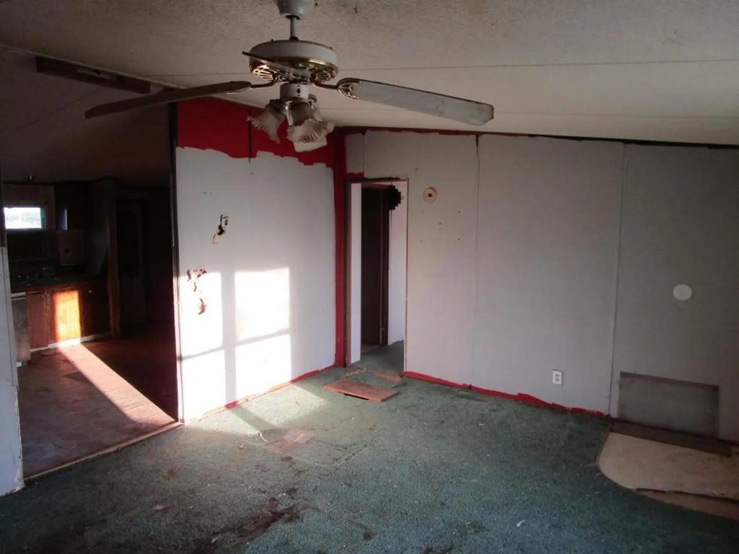 Mobile Home For Sale in Mitchell County , 840 Cherry Street, Colorado City, Texas 79512, 3 Bedroom, 2 Bathroom, Garage spaces, 1,080 Sqft, built in 2001, mls#21304639, Real Estate Agent in Colorado City, Homes For Sale in Mitchell county, Homes For Sale in Colorado City, Realtor in Colorado City Texas, Real Estate Brokerage Independent Realty Texas, Luminita Cordes Realtor