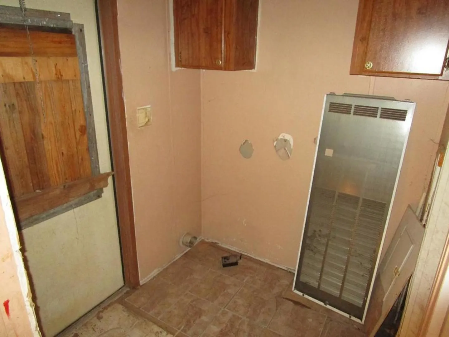 Mobile Home For Sale in Mitchell County , 840 Cherry Street, Colorado City, Texas 79512, 3 Bedroom, 2 Bathroom, Garage spaces, 1,080 Sqft, built in 2001, mls#21304639, Real Estate Agent in Colorado City, Homes For Sale in Mitchell county, Homes For Sale in Colorado City, Realtor in Colorado City Texas, Real Estate Brokerage Independent Realty Texas, Luminita Cordes Realtor