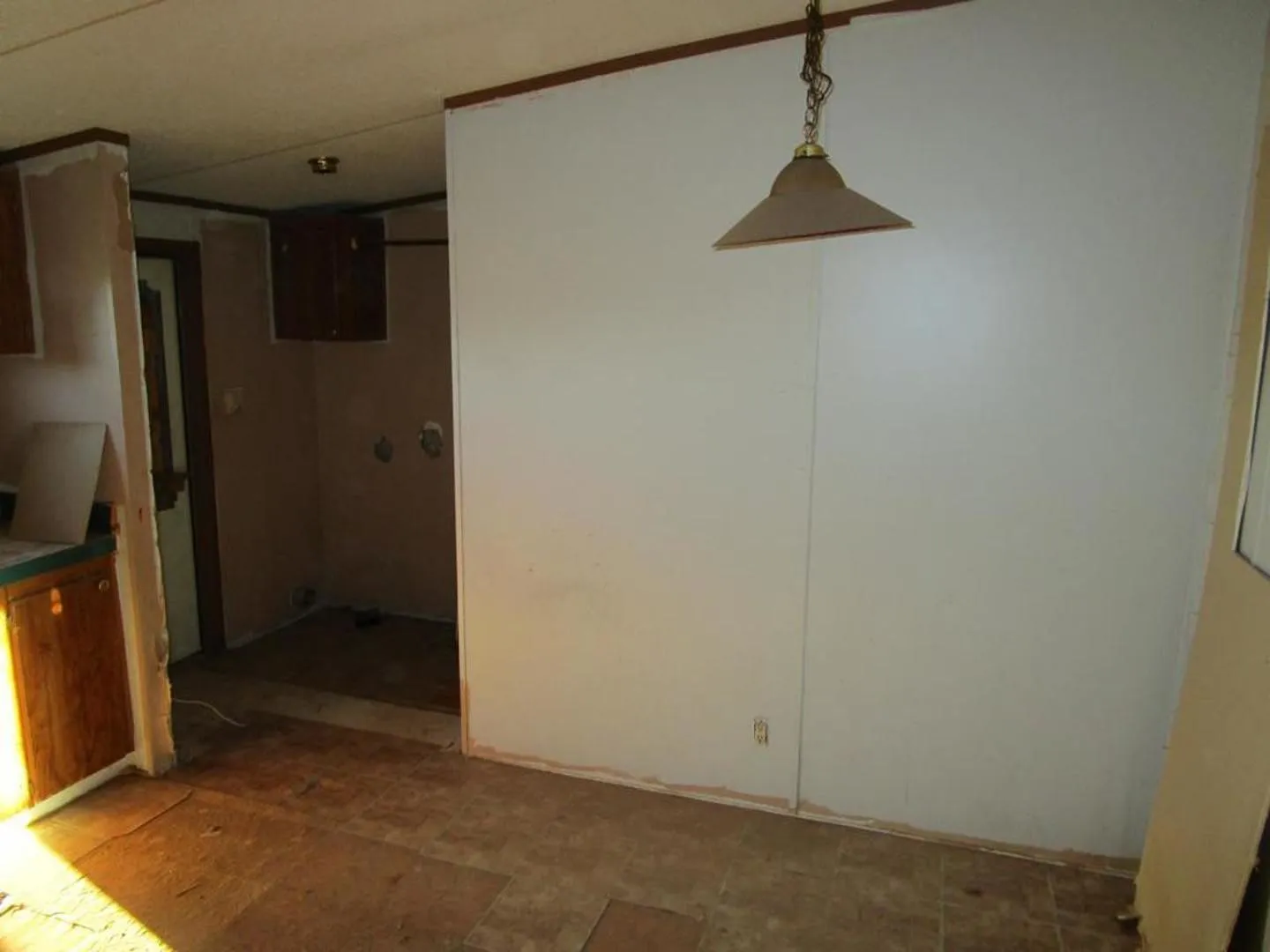 Mobile Home For Sale in Mitchell County , 840 Cherry Street, Colorado City, Texas 79512, 3 Bedroom, 2 Bathroom, Garage spaces, 1,080 Sqft, built in 2001, mls#21304639, Real Estate Agent in Colorado City, Homes For Sale in Mitchell county, Homes For Sale in Colorado City, Realtor in Colorado City Texas, Real Estate Brokerage Independent Realty Texas, Luminita Cordes Realtor