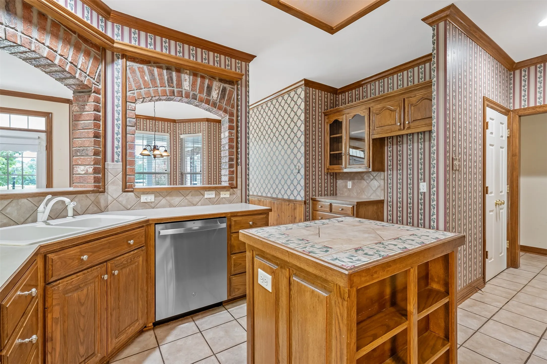 Single Family Residence For Sale in Smith County , 20388 County Road 150, Flint, Texas 75762, 3 Bedroom, 3 Bathroom, 2 Garage spaces, 3,335 Sqft, built in 1999, mls#21304619, Real Estate Agent in Flint, Homes For Sale in Smith county, Homes For Sale in Flint, Realtor in Flint Texas, Real Estate Brokerage Independent Realty Texas, Luminita Cordes Realtor