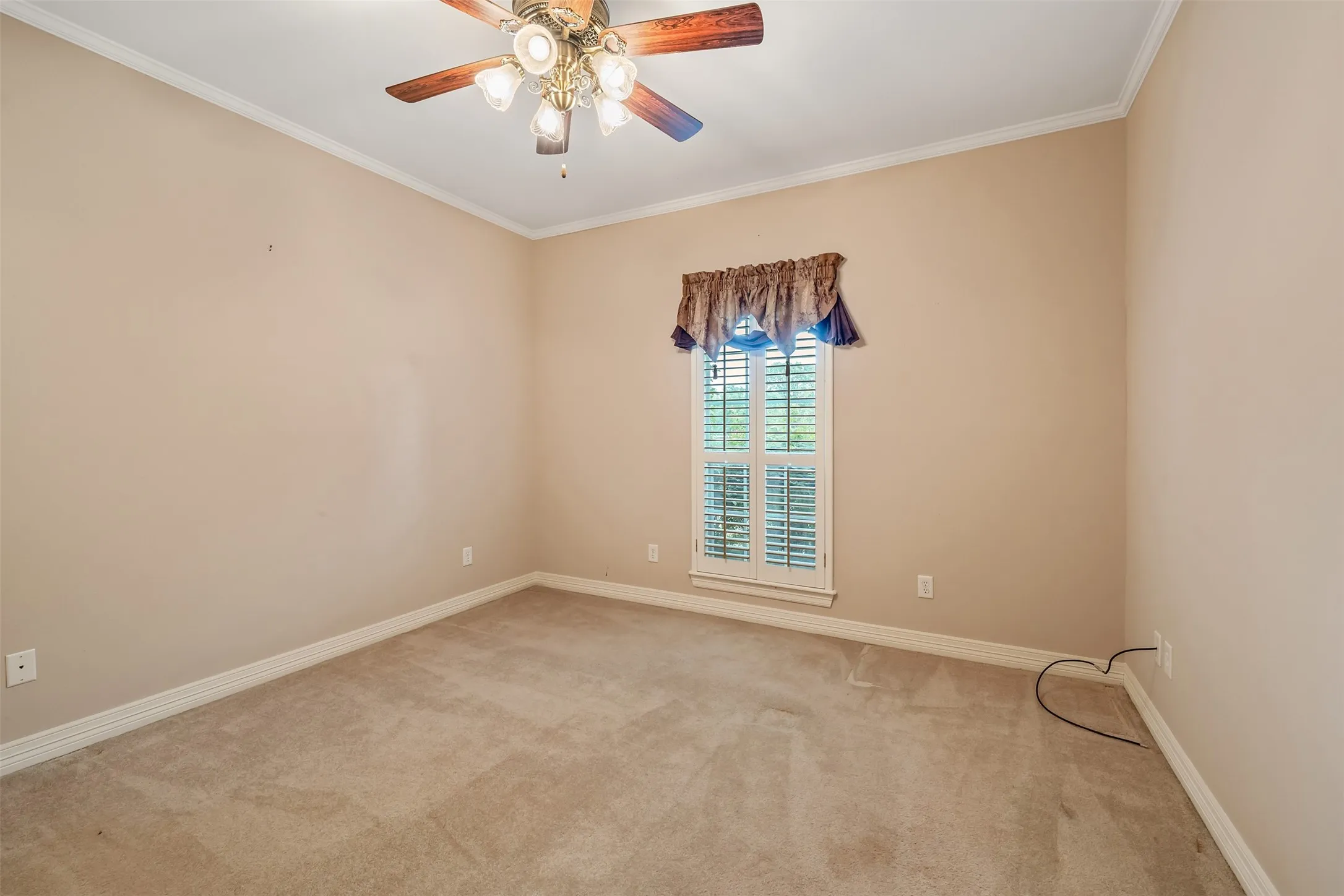 Single Family Residence For Sale in Smith County , 20388 County Road 150, Flint, Texas 75762, 3 Bedroom, 3 Bathroom, 2 Garage spaces, 3,335 Sqft, built in 1999, mls#21304619, Real Estate Agent in Flint, Homes For Sale in Smith county, Homes For Sale in Flint, Realtor in Flint Texas, Real Estate Brokerage Independent Realty Texas, Luminita Cordes Realtor