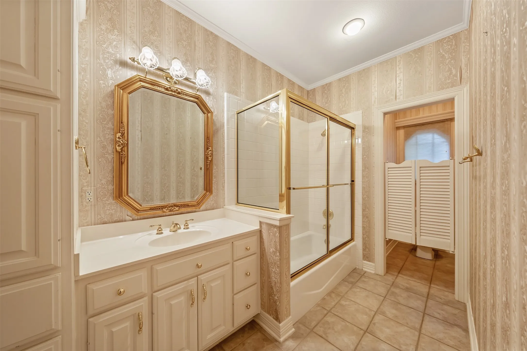 Single Family Residence For Sale in Smith County , 20388 County Road 150, Flint, Texas 75762, 3 Bedroom, 3 Bathroom, 2 Garage spaces, 3,335 Sqft, built in 1999, mls#21304619, Real Estate Agent in Flint, Homes For Sale in Smith county, Homes For Sale in Flint, Realtor in Flint Texas, Real Estate Brokerage Independent Realty Texas, Luminita Cordes Realtor