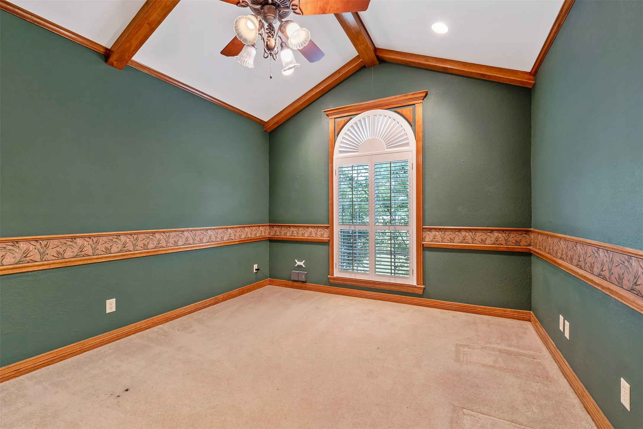 Single Family Residence For Sale in Smith County , 20388 County Road 150, Flint, Texas 75762, 3 Bedroom, 3 Bathroom, 2 Garage spaces, 3,335 Sqft, built in 1999, mls#21304619, Real Estate Agent in Flint, Homes For Sale in Smith county, Homes For Sale in Flint, Realtor in Flint Texas, Real Estate Brokerage Independent Realty Texas, Luminita Cordes Realtor