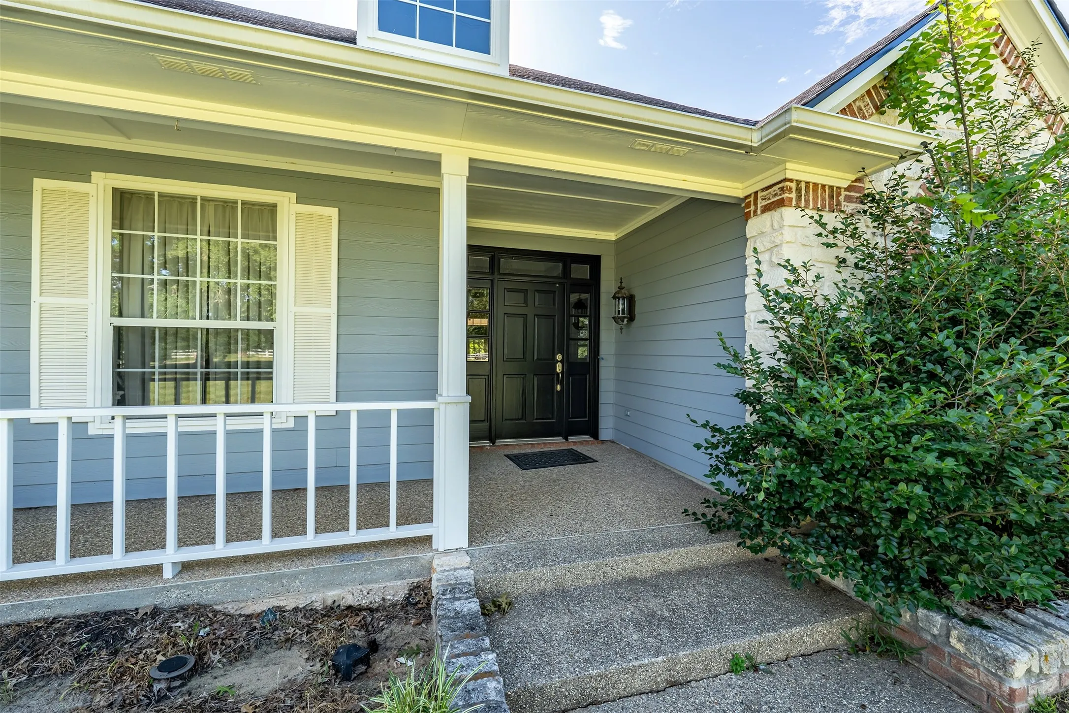 Single Family Residence For Sale in Smith County , 20388 County Road 150, Flint, Texas 75762, 3 Bedroom, 3 Bathroom, 2 Garage spaces, 3,335 Sqft, built in 1999, mls#21304619, Real Estate Agent in Flint, Homes For Sale in Smith county, Homes For Sale in Flint, Realtor in Flint Texas, Real Estate Brokerage Independent Realty Texas, Luminita Cordes Realtor