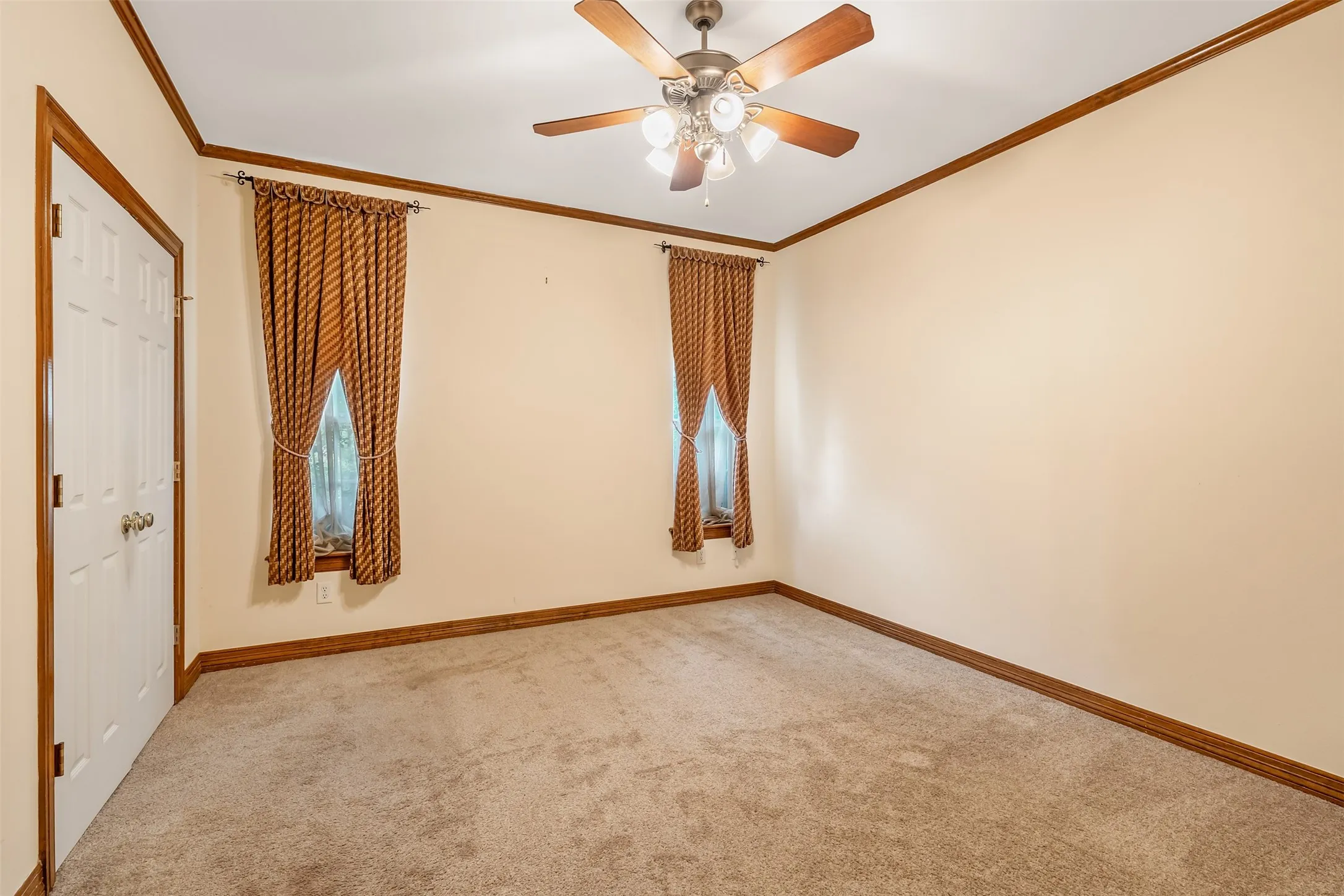 Single Family Residence For Sale in Smith County , 20388 County Road 150, Flint, Texas 75762, 3 Bedroom, 3 Bathroom, 2 Garage spaces, 3,335 Sqft, built in 1999, mls#21304619, Real Estate Agent in Flint, Homes For Sale in Smith county, Homes For Sale in Flint, Realtor in Flint Texas, Real Estate Brokerage Independent Realty Texas, Luminita Cordes Realtor