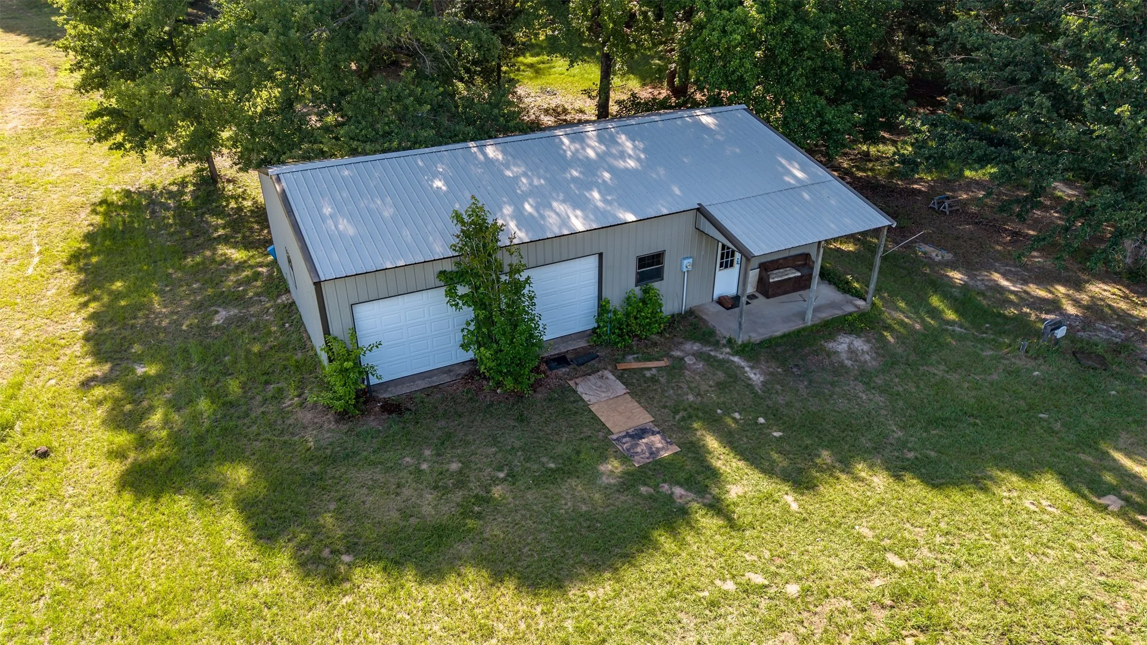 Single Family Residence For Sale in Smith County , 20388 County Road 150, Flint, Texas 75762, 3 Bedroom, 3 Bathroom, 2 Garage spaces, 3,335 Sqft, built in 1999, mls#21304619, Real Estate Agent in Flint, Homes For Sale in Smith county, Homes For Sale in Flint, Realtor in Flint Texas, Real Estate Brokerage Independent Realty Texas, Luminita Cordes Realtor