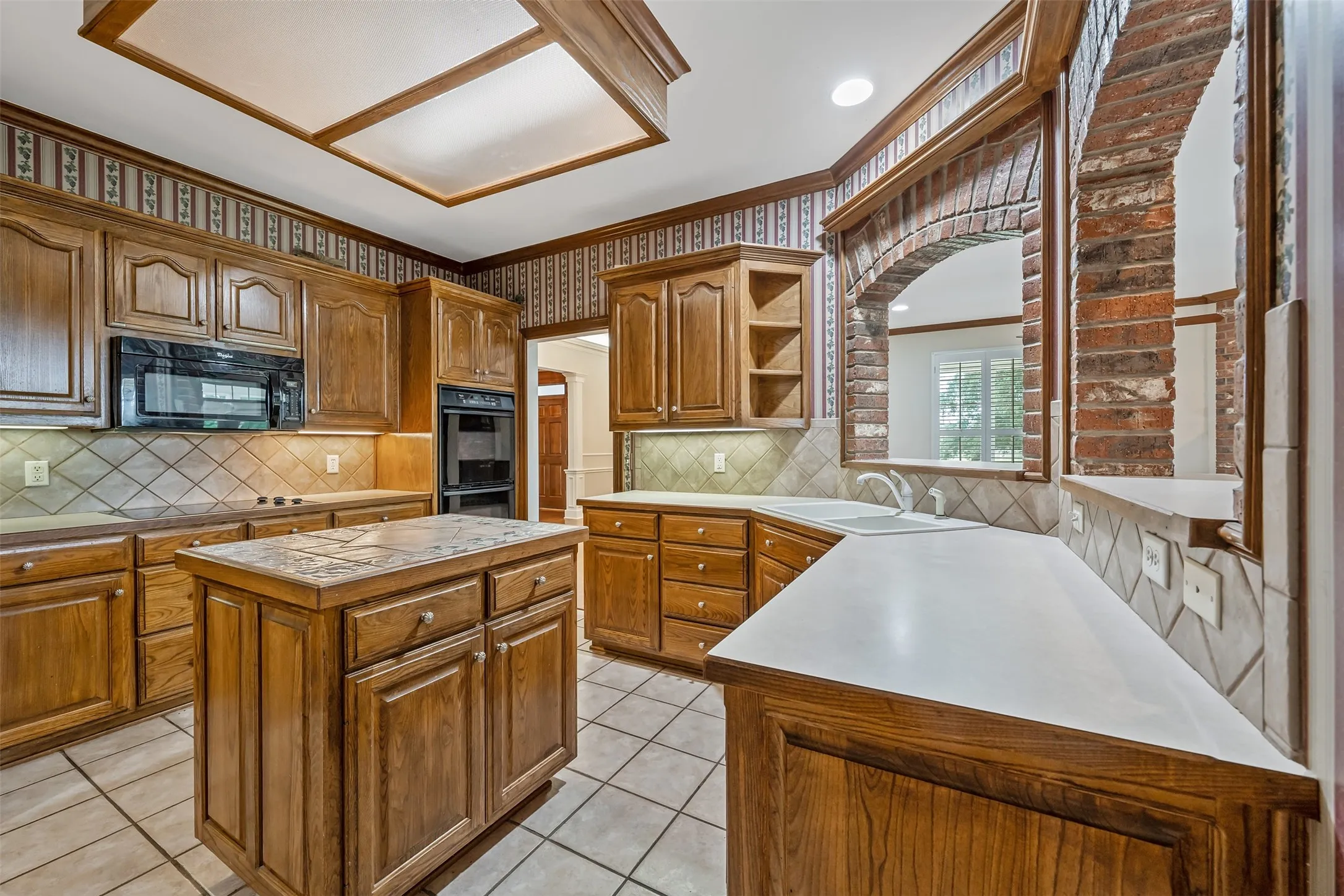 Single Family Residence For Sale in Smith County , 20388 County Road 150, Flint, Texas 75762, 3 Bedroom, 3 Bathroom, 2 Garage spaces, 3,335 Sqft, built in 1999, mls#21304619, Real Estate Agent in Flint, Homes For Sale in Smith county, Homes For Sale in Flint, Realtor in Flint Texas, Real Estate Brokerage Independent Realty Texas, Luminita Cordes Realtor