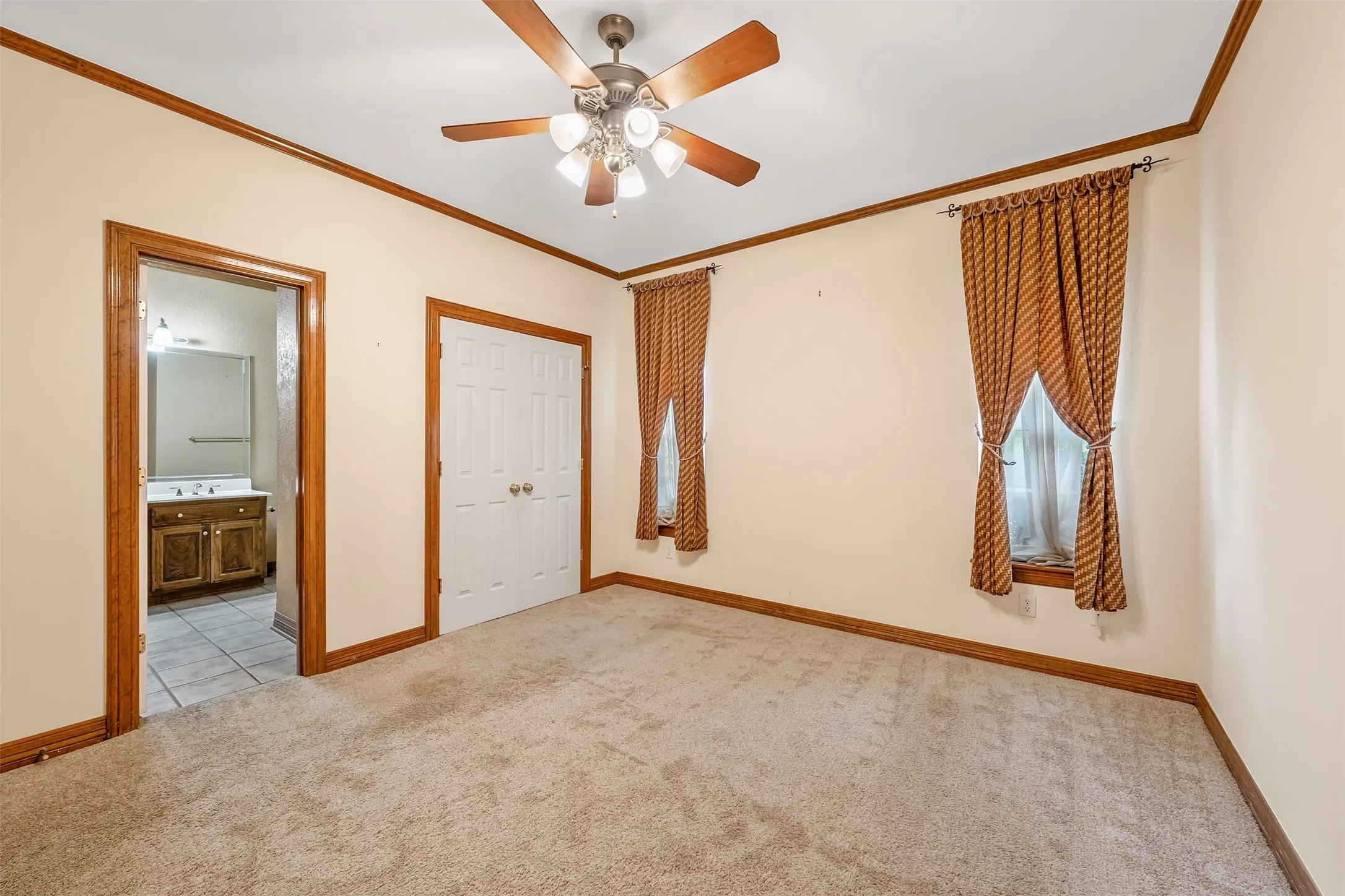 Single Family Residence For Sale in Smith County , 20388 County Road 150, Flint, Texas 75762, 3 Bedroom, 3 Bathroom, 2 Garage spaces, 3,335 Sqft, built in 1999, mls#21304619, Real Estate Agent in Flint, Homes For Sale in Smith county, Homes For Sale in Flint, Realtor in Flint Texas, Real Estate Brokerage Independent Realty Texas, Luminita Cordes Realtor