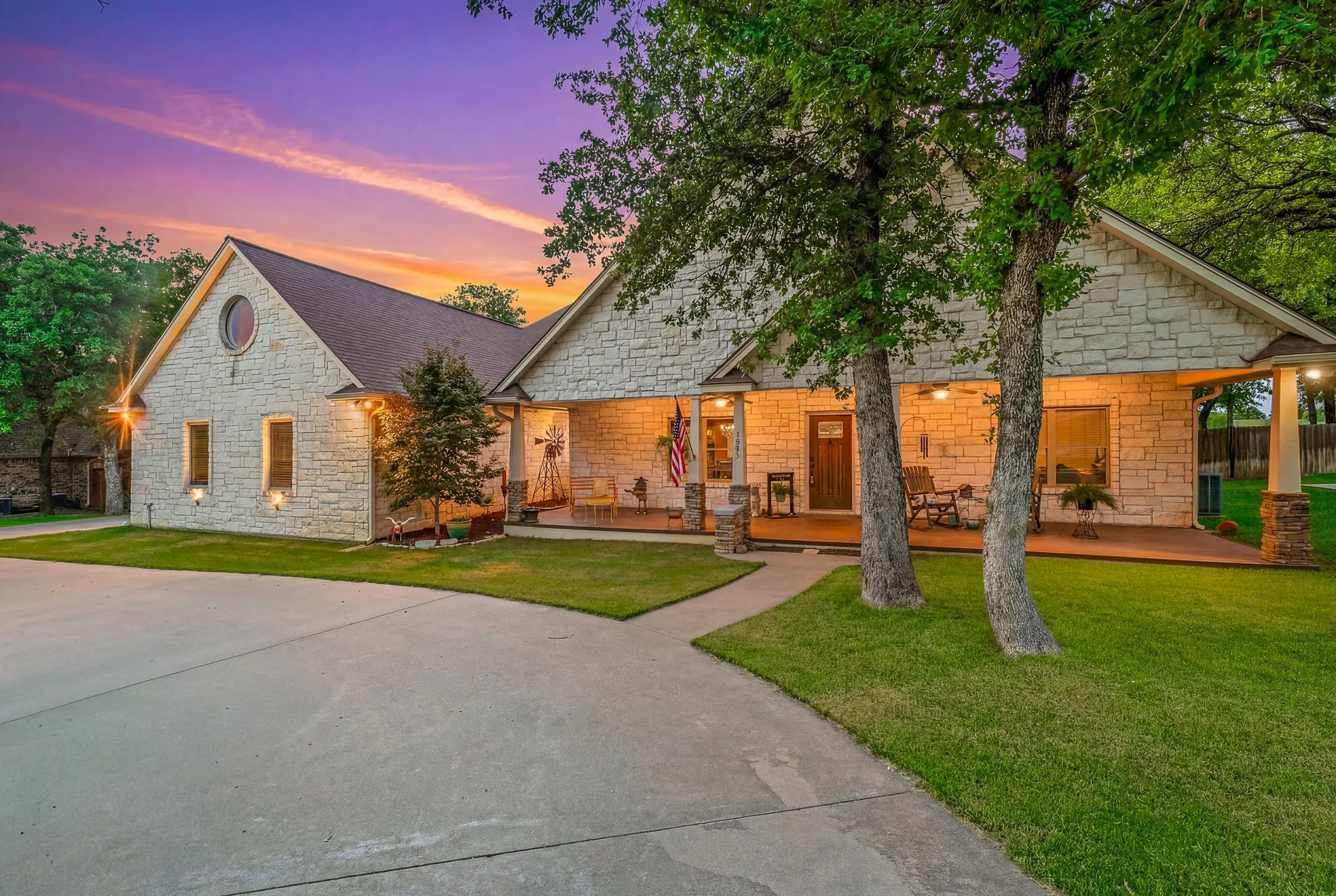 Single Family Residence For Sale in Erath County , 1085 Walking Horse Drive, Stephenville, Texas 76401, 5 Bedrooms, 3 Bathrooms, 2 Garage spaces, 3,335 Sqft, built in 2011, Price $649,000, mls#21302913, Real Estate Agent in Stephenville, Homes For Sale in Erath county, Homes For Sale in Stephenville, Realtor in Stephenville Texas, Real Estate Brokerage Independent Realty Texas, Luminita Cordes Realtor