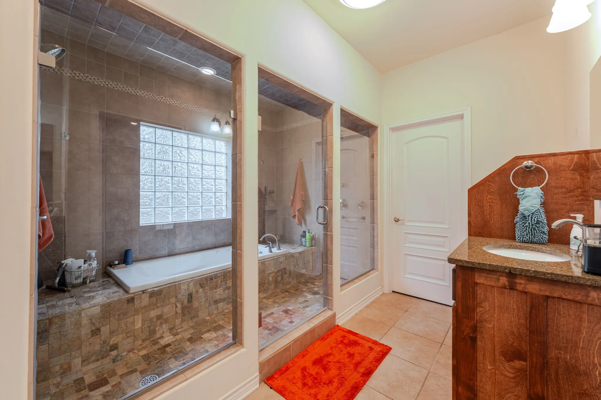 Single Family Residence For Sale in Erath County , 1085 Walking Horse Drive, Stephenville, Texas 76401, 5 Bedrooms, 3 Bathrooms, 2 Garage spaces, 3,335 Sqft, built in 2011, Price $649,000, mls#21302913, Real Estate Agent in Stephenville, Homes For Sale in Erath county, Homes For Sale in Stephenville, Realtor in Stephenville Texas, Real Estate Brokerage Independent Realty Texas, Luminita Cordes Realtor
