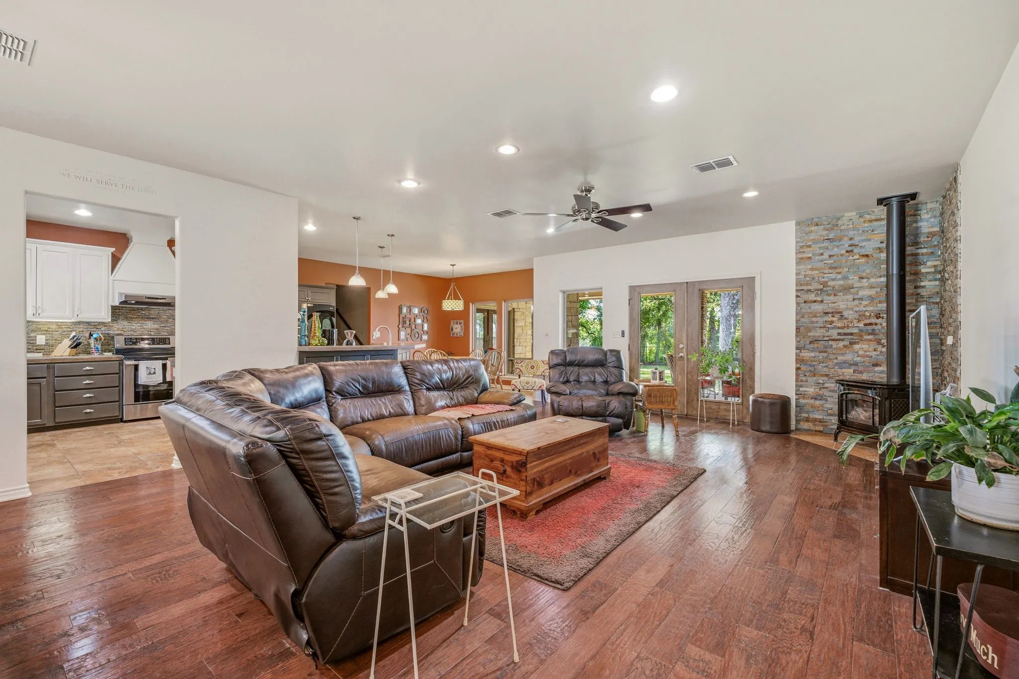 Single Family Residence For Sale in Erath County , 1085 Walking Horse Drive, Stephenville, Texas 76401, 5 Bedrooms, 3 Bathrooms, 2 Garage spaces, 3,335 Sqft, built in 2011, Price $649,000, mls#21302913, Real Estate Agent in Stephenville, Homes For Sale in Erath county, Homes For Sale in Stephenville, Realtor in Stephenville Texas, Real Estate Brokerage Independent Realty Texas, Luminita Cordes Realtor