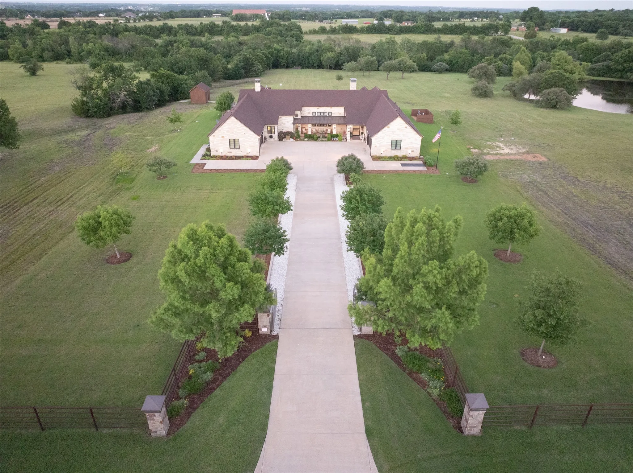 Single Family Residence For Sale in Collin County , 1880 Lone Star Road, Celina, Texas 75009, 3 Bedroom, 4 Bathroom, 4 Garage spaces, 5,400 Sqft, built in 2014, mls#21295638, Real Estate Agent in Celina, Homes For Sale in Collin county, Homes For Sale in Celina, Realtor in Celina Texas, Real Estate Brokerage Independent Realty Texas, Luminita Cordes Realtor