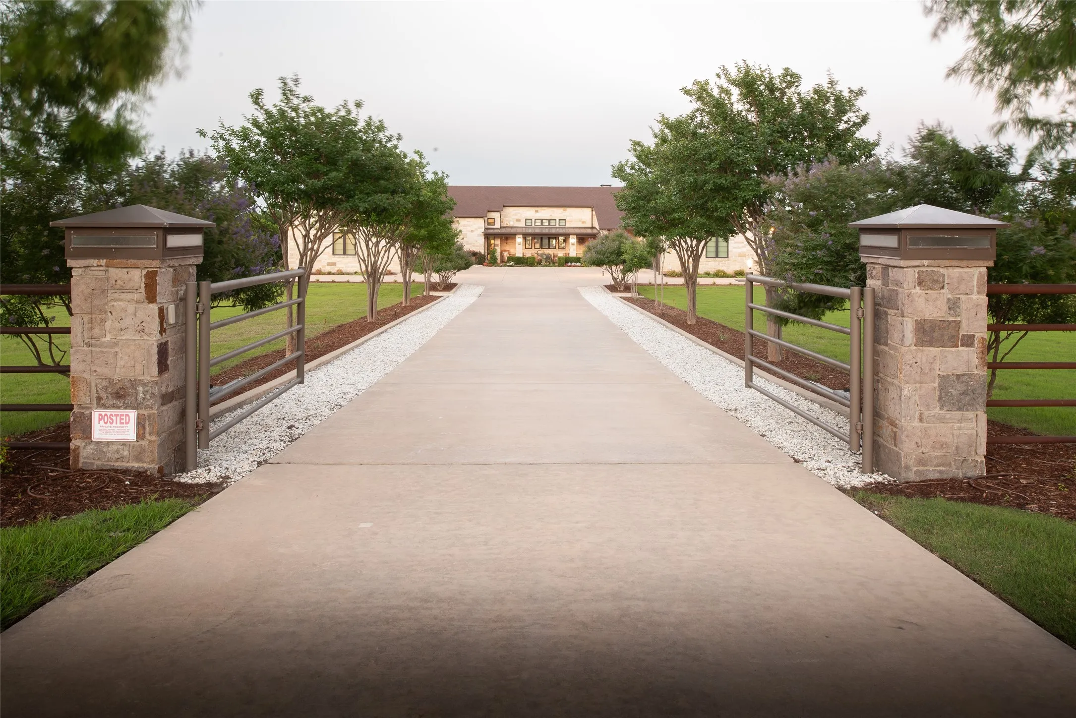 Single Family Residence For Sale in Collin County , 1880 Lone Star Road, Celina, Texas 75009, 3 Bedroom, 4 Bathroom, 4 Garage spaces, 5,400 Sqft, built in 2014, mls#21295638, Real Estate Agent in Celina, Homes For Sale in Collin county, Homes For Sale in Celina, Realtor in Celina Texas, Real Estate Brokerage Independent Realty Texas, Luminita Cordes Realtor