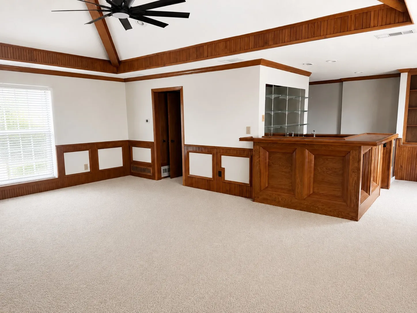 Single Family Residence For Sale in Kaufman County , 19 Lovers Lane, Forney, Texas 75126, 4 Bedroom, 3 Bathroom, 2 Garage spaces, 2,650 Sqft, built in 1989, mls#21303933, Real Estate Agent in Forney, Homes For Sale in Kaufman county, Homes For Sale in Forney, Realtor in Forney Texas, Real Estate Brokerage Independent Realty Texas, Luminita Cordes Realtor