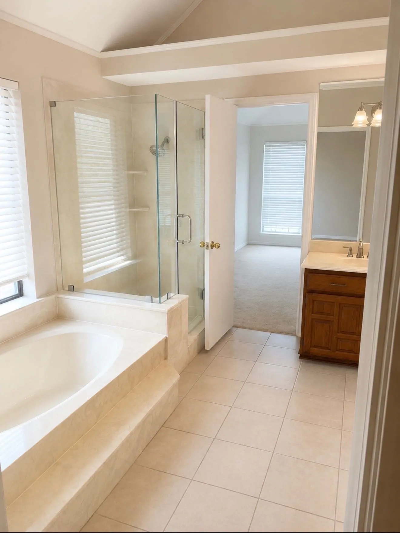 Single Family Residence For Sale in Kaufman County , 19 Lovers Lane, Forney, Texas 75126, 4 Bedroom, 3 Bathroom, 2 Garage spaces, 2,650 Sqft, built in 1989, mls#21303933, Real Estate Agent in Forney, Homes For Sale in Kaufman county, Homes For Sale in Forney, Realtor in Forney Texas, Real Estate Brokerage Independent Realty Texas, Luminita Cordes Realtor