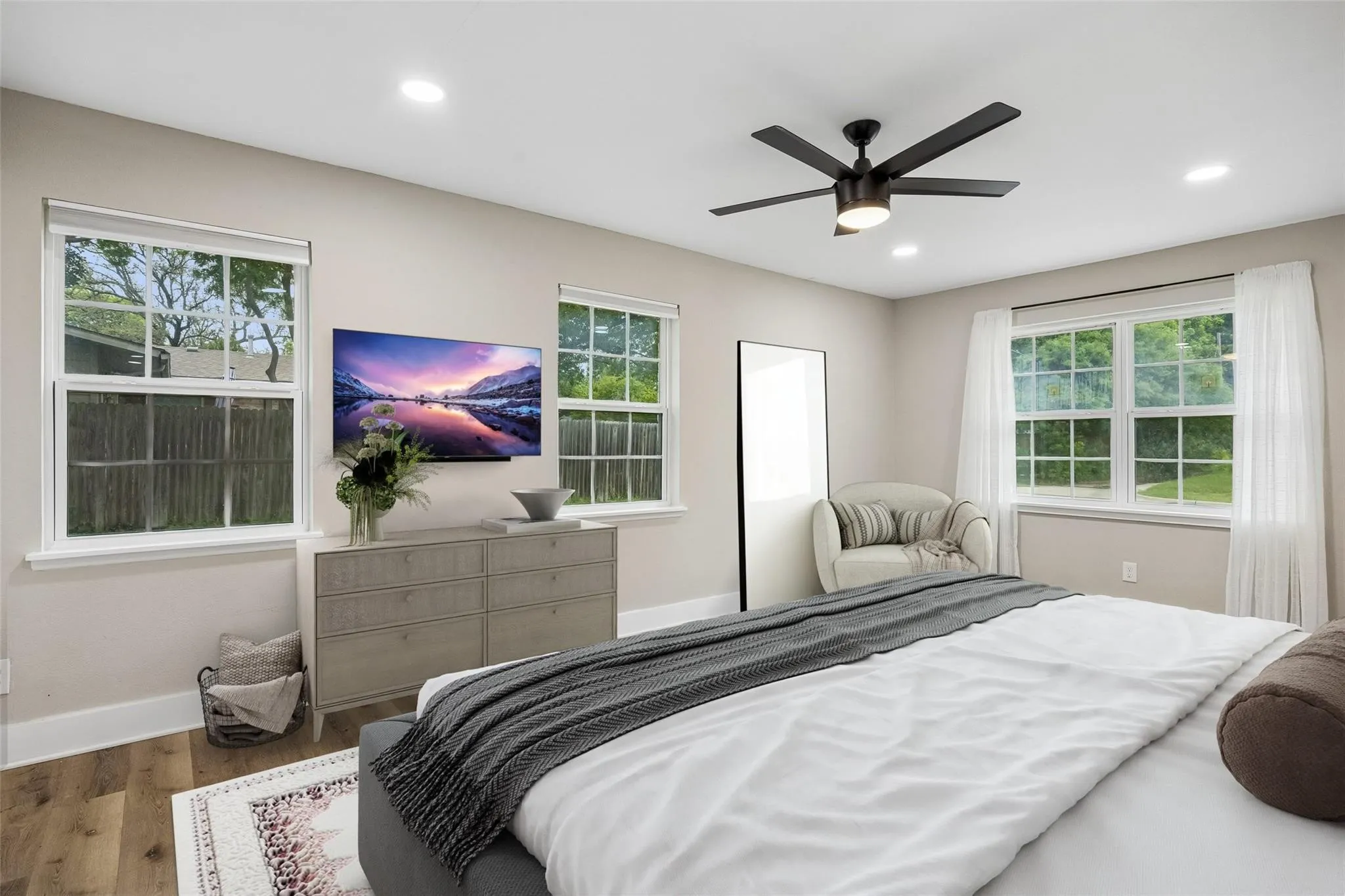 Single Family Residence For Rent in Dallas County , 8635 Strathmore Drive, Dallas, Texas 75238, 5 Bedroom, 3 Bathroom, Garage spaces, 2,212 Sqft, built in 1963, mls#21304669, Real Estate Agent in Dallas, Homes For Rent in Dallas county, Homes For Rent in Dallas, Realtor in Dallas Texas, Real Estate Brokerage Independent Realty Texas, Luminita Cordes Realtor