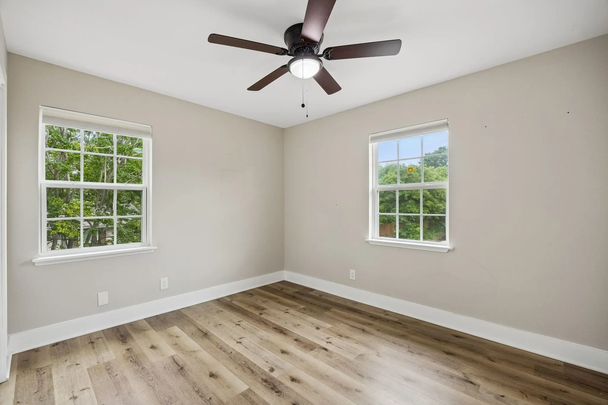 Single Family Residence For Rent in Dallas County , 8635 Strathmore Drive, Dallas, Texas 75238, 5 Bedroom, 3 Bathroom, Garage spaces, 2,212 Sqft, built in 1963, mls#21304669, Real Estate Agent in Dallas, Homes For Rent in Dallas county, Homes For Rent in Dallas, Realtor in Dallas Texas, Real Estate Brokerage Independent Realty Texas, Luminita Cordes Realtor