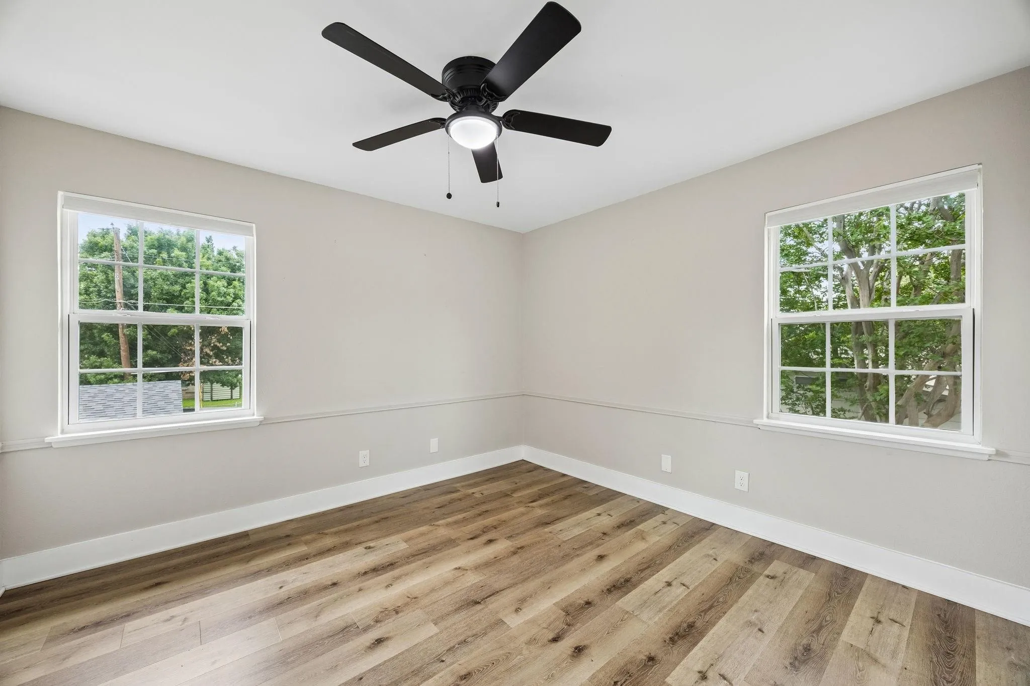 Single Family Residence For Rent in Dallas County , 8635 Strathmore Drive, Dallas, Texas 75238, 5 Bedroom, 3 Bathroom, Garage spaces, 2,212 Sqft, built in 1963, mls#21304669, Real Estate Agent in Dallas, Homes For Rent in Dallas county, Homes For Rent in Dallas, Realtor in Dallas Texas, Real Estate Brokerage Independent Realty Texas, Luminita Cordes Realtor