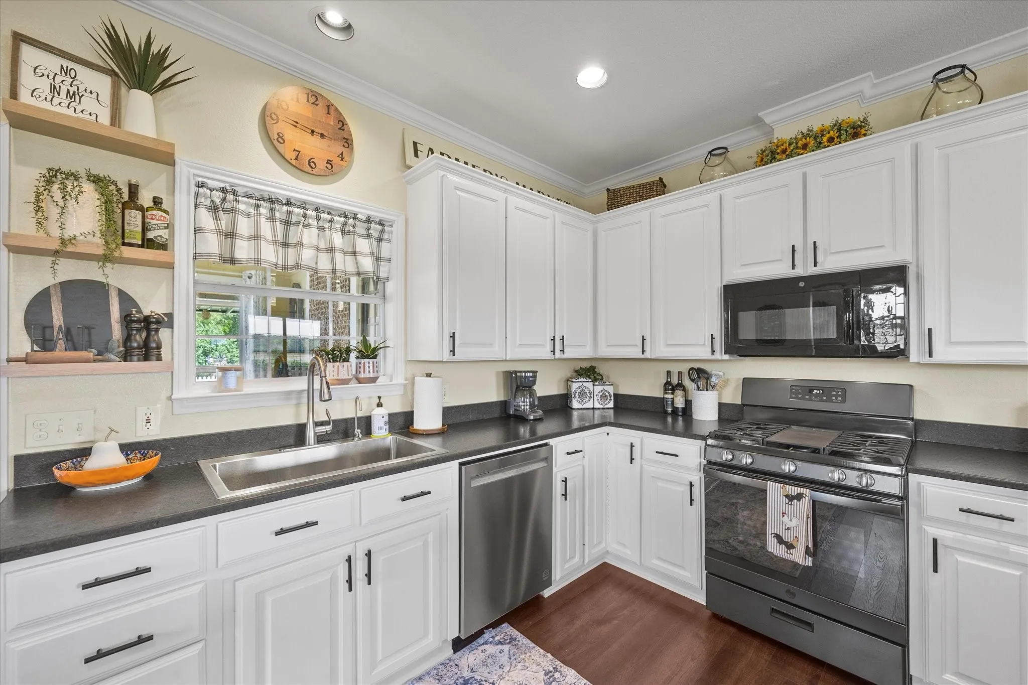 Single Family Residence For Sale in Hunt County , 1028 Fm 1566 W, Celeste, Texas 75423, 3 Bedroom, 2 Bathroom, Garage spaces, 1,522 Sqft, built in 2005, mls#21304718, Real Estate Agent in Celeste, Homes For Sale in Hunt county, Homes For Sale in Celeste, Realtor in Celeste Texas, Real Estate Brokerage Independent Realty Texas, Luminita Cordes Realtor