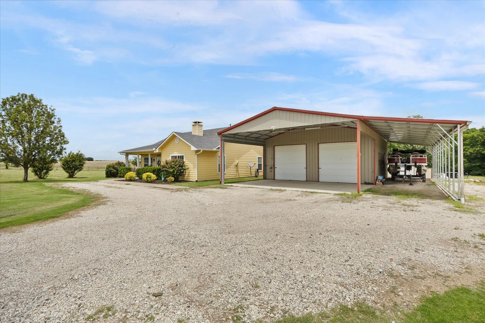 Single Family Residence For Sale in Hunt County , 1028 Fm 1566 W, Celeste, Texas 75423, 3 Bedroom, 2 Bathroom, Garage spaces, 1,522 Sqft, built in 2005, mls#21304718, Real Estate Agent in Celeste, Homes For Sale in Hunt county, Homes For Sale in Celeste, Realtor in Celeste Texas, Real Estate Brokerage Independent Realty Texas, Luminita Cordes Realtor
