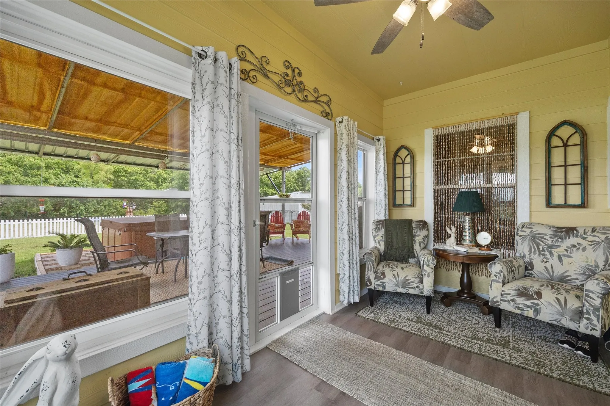 Single Family Residence For Sale in Hunt County , 1028 Fm 1566 W, Celeste, Texas 75423, 3 Bedroom, 2 Bathroom, Garage spaces, 1,522 Sqft, built in 2005, mls#21304718, Real Estate Agent in Celeste, Homes For Sale in Hunt county, Homes For Sale in Celeste, Realtor in Celeste Texas, Real Estate Brokerage Independent Realty Texas, Luminita Cordes Realtor