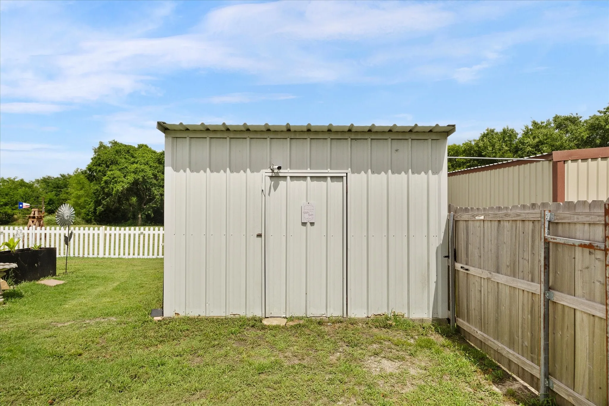 Single Family Residence For Sale in Hunt County , 1028 Fm 1566 W, Celeste, Texas 75423, 3 Bedroom, 2 Bathroom, Garage spaces, 1,522 Sqft, built in 2005, mls#21304718, Real Estate Agent in Celeste, Homes For Sale in Hunt county, Homes For Sale in Celeste, Realtor in Celeste Texas, Real Estate Brokerage Independent Realty Texas, Luminita Cordes Realtor