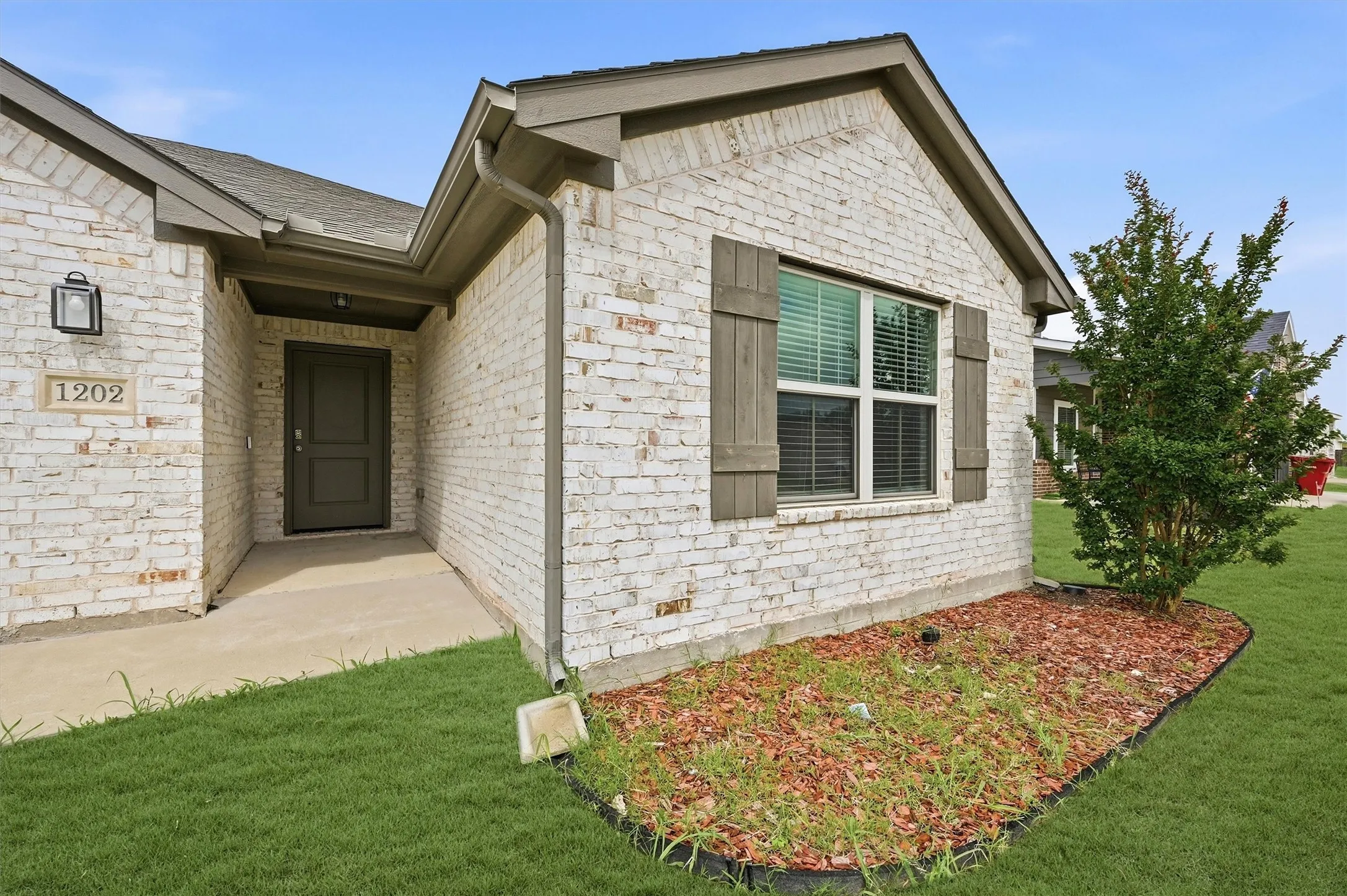 Single Family Residence For Sale in Grayson County , 1202 Southridge Lane, Sherman, Texas 75092, 4 Bedroom, 2 Bathroom, 2 Garage spaces, 1,768 Sqft, built in 2019, mls#21304738, Real Estate Agent in Sherman, Homes For Sale in Grayson county, Homes For Sale in Sherman, Realtor in Sherman Texas, Real Estate Brokerage Independent Realty Texas, Luminita Cordes Realtor