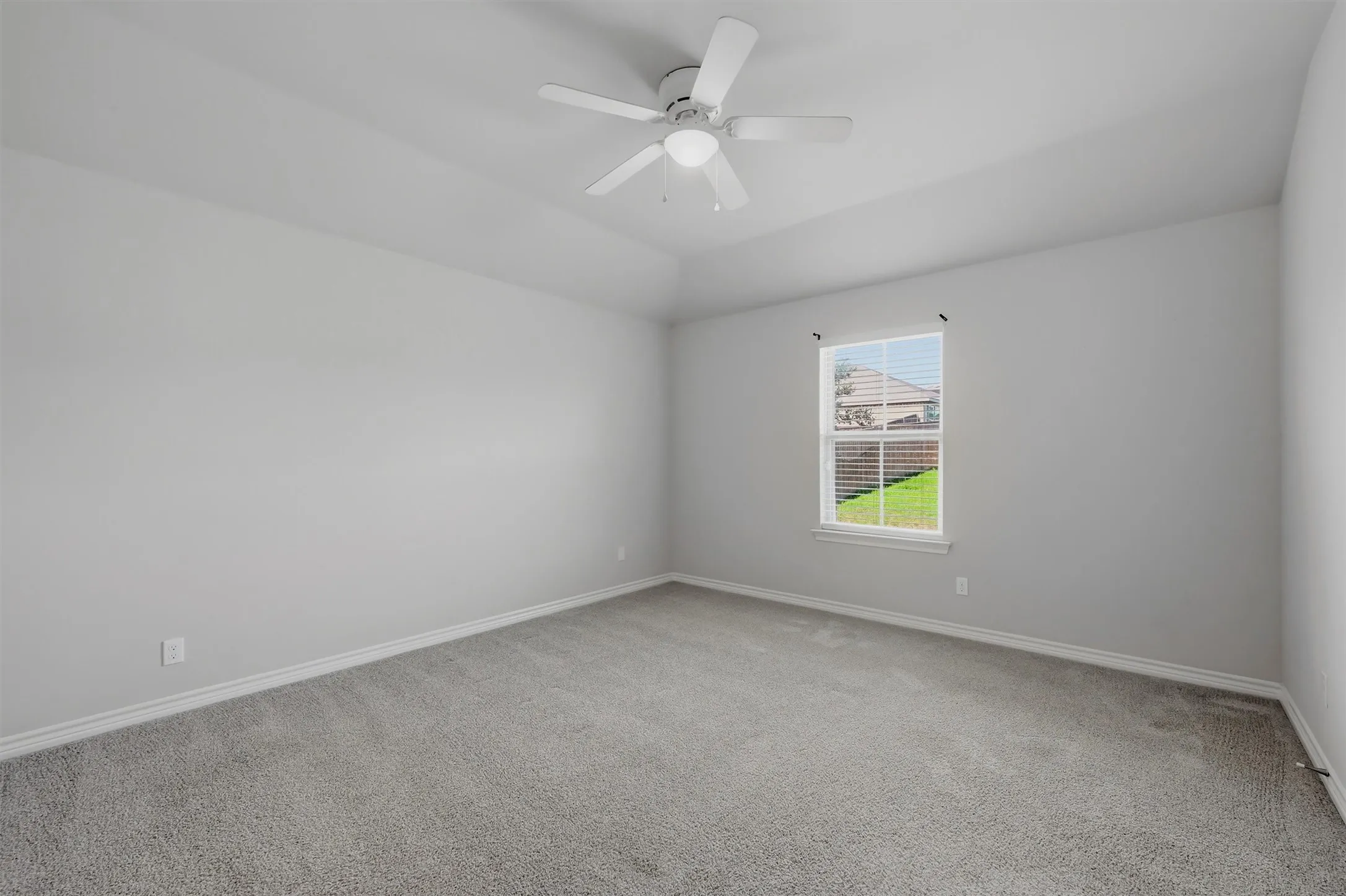 Single Family Residence For Sale in Grayson County , 1202 Southridge Lane, Sherman, Texas 75092, 4 Bedroom, 2 Bathroom, 2 Garage spaces, 1,768 Sqft, built in 2019, mls#21304738, Real Estate Agent in Sherman, Homes For Sale in Grayson county, Homes For Sale in Sherman, Realtor in Sherman Texas, Real Estate Brokerage Independent Realty Texas, Luminita Cordes Realtor