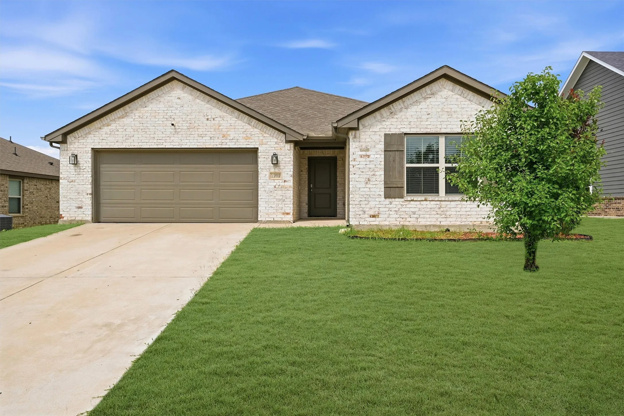 Single Family Residence For Sale in Grayson County , 1202 Southridge Lane, Sherman, Texas 75092, 4 Bedroom, 2 Bathroom, 2 Garage spaces, 1,768 Sqft, built in 2019, mls#21304738, Real Estate Agent in Sherman, Homes For Sale in Grayson county, Homes For Sale in Sherman, Realtor in Sherman Texas, Real Estate Brokerage Independent Realty Texas, Luminita Cordes Realtor