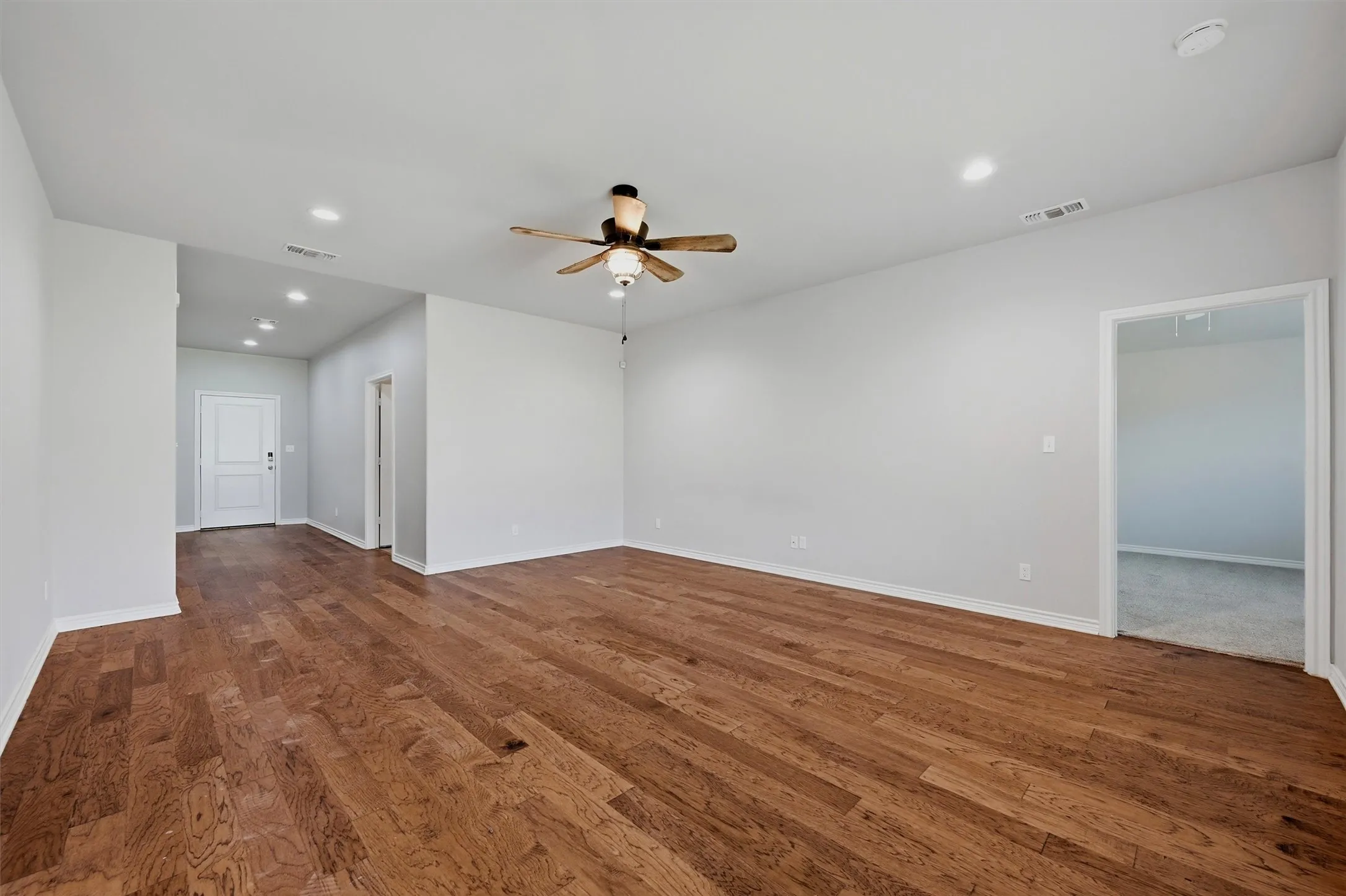 Single Family Residence For Sale in Grayson County , 1202 Southridge Lane, Sherman, Texas 75092, 4 Bedroom, 2 Bathroom, 2 Garage spaces, 1,768 Sqft, built in 2019, mls#21304738, Real Estate Agent in Sherman, Homes For Sale in Grayson county, Homes For Sale in Sherman, Realtor in Sherman Texas, Real Estate Brokerage Independent Realty Texas, Luminita Cordes Realtor